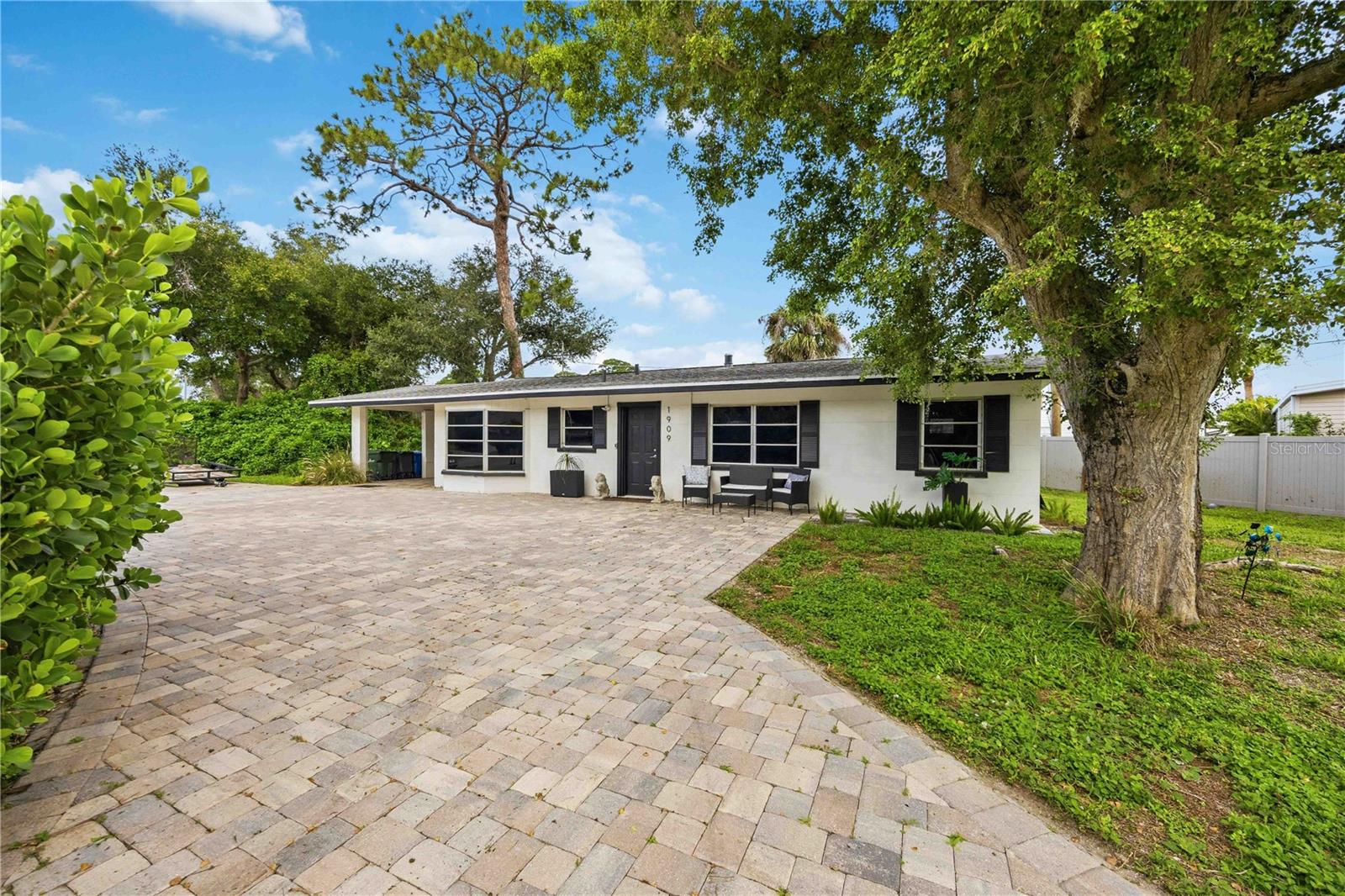 Photo of 1909 BUCCANEER DRIVE SARASOTA FL 34231