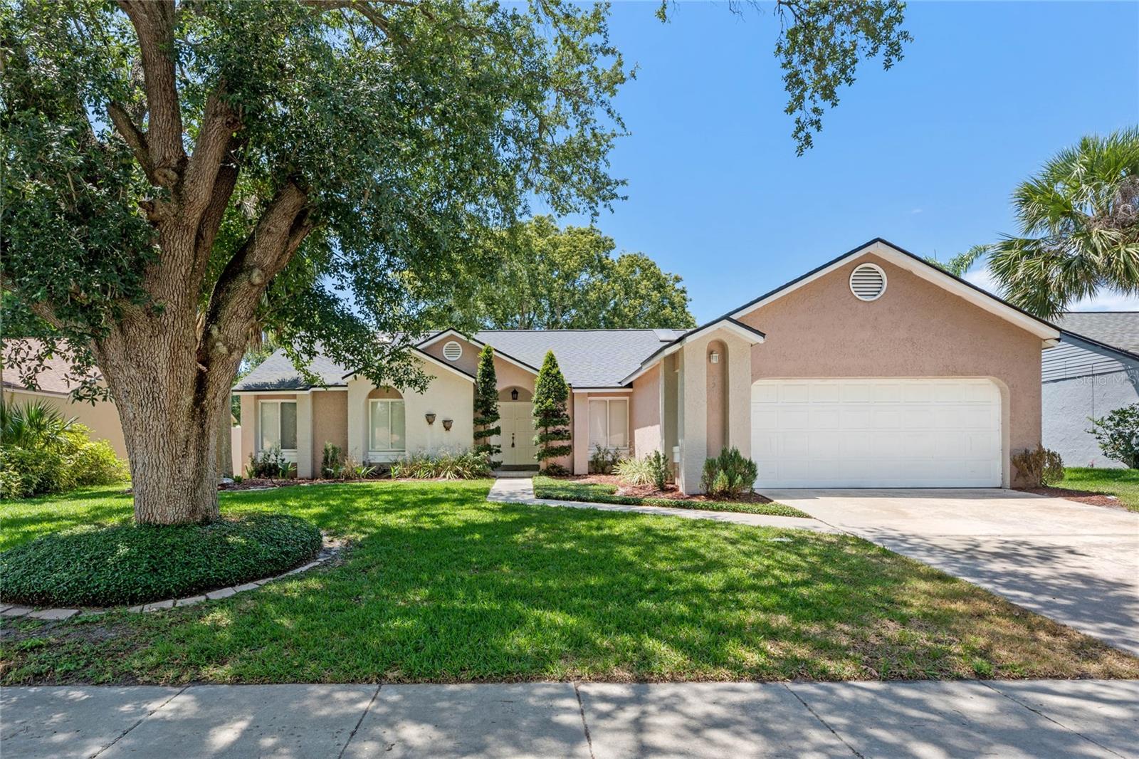 Photo of 521 LAKESHORE CIRCLE LAKE MARY FL 32746