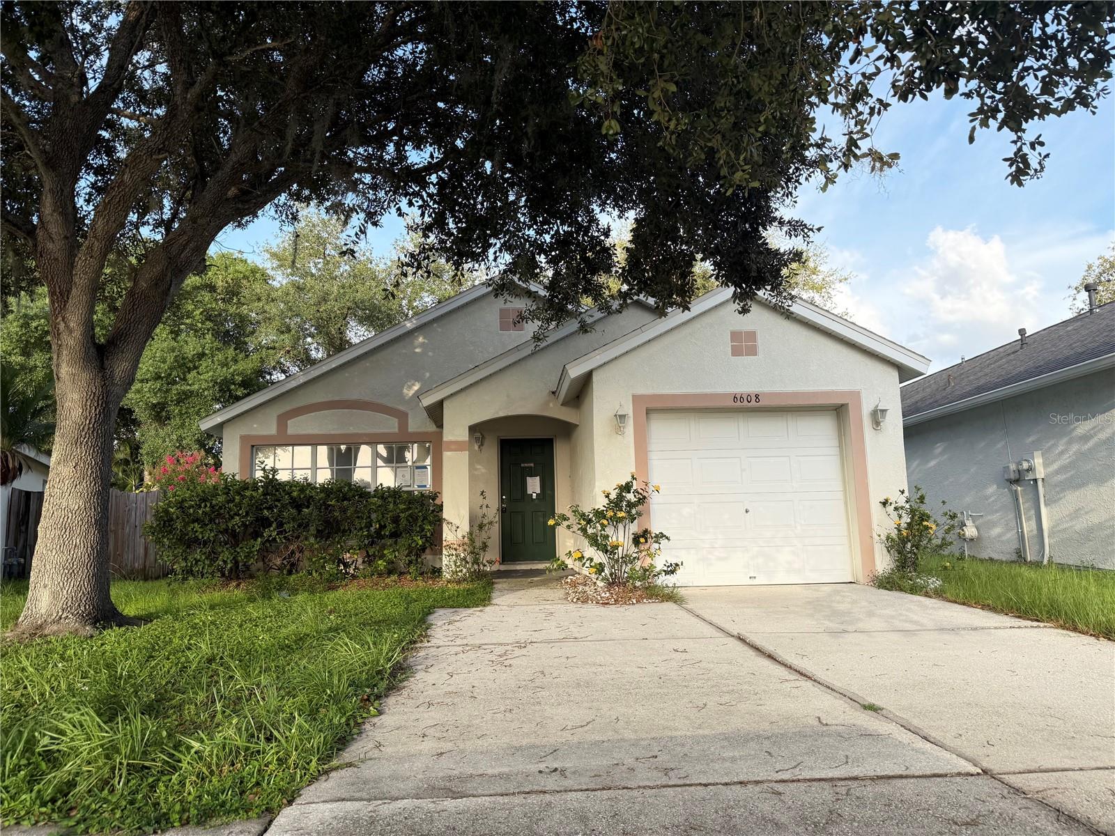 Photo of 6608 NORTHHAVEN COURT RIVERVIEW FL 33578