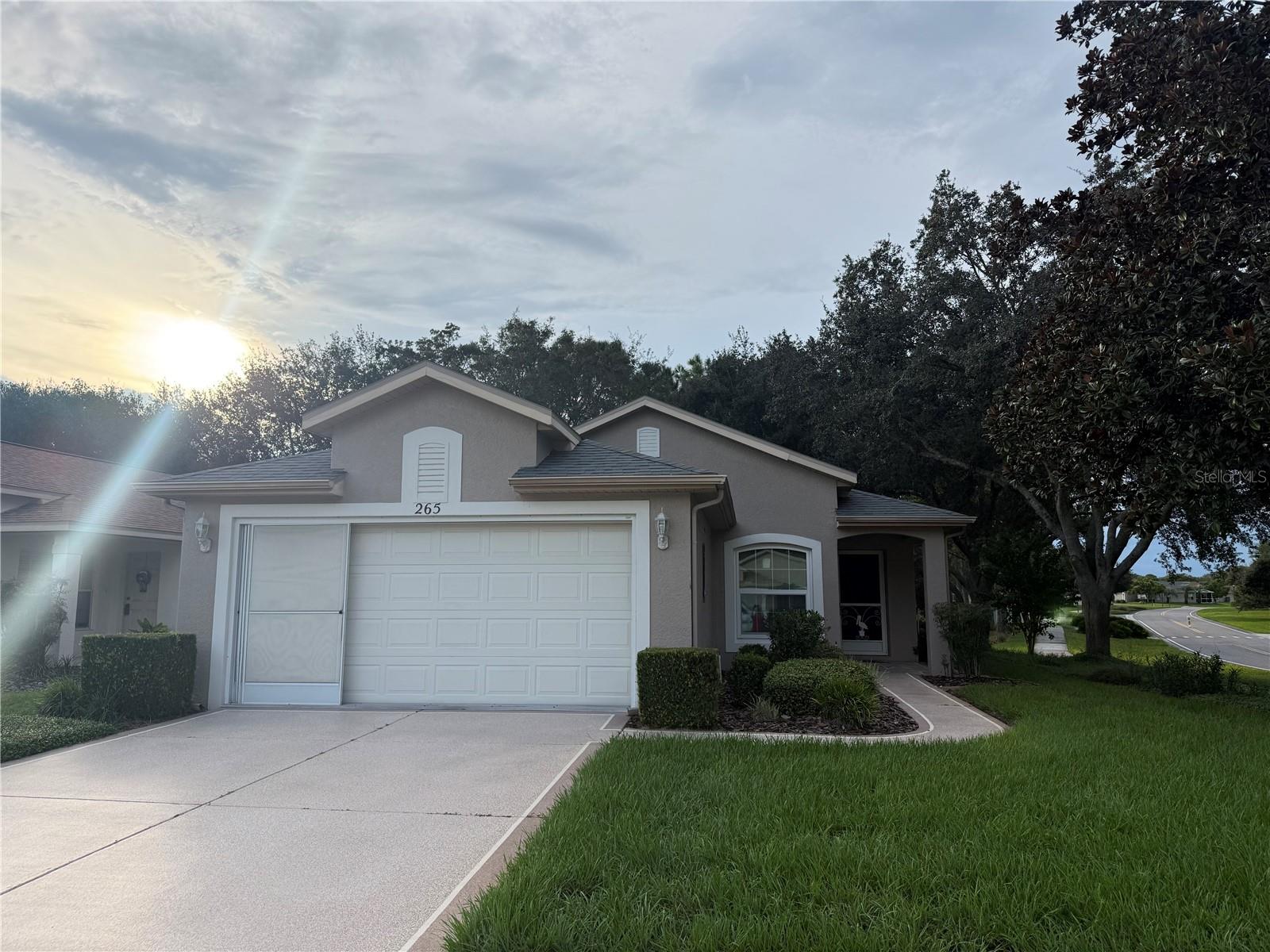 Photo of 265 CENTER OAK CIRCLE SPRING HILL FL 34609