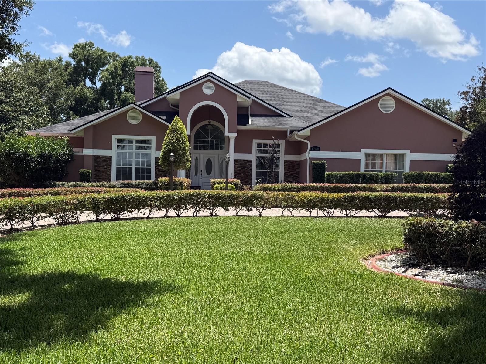Photo of 1760 LAKE TERRACE DR EUSTIS FL 32726
