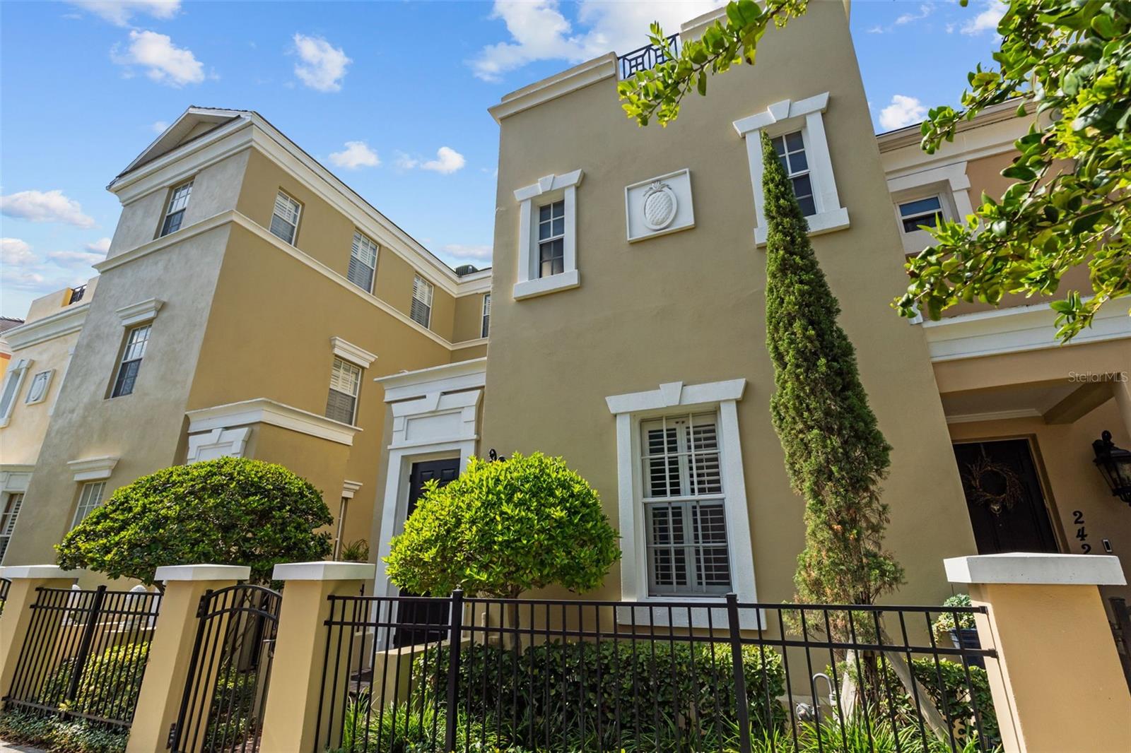 Photo of 2419 VICTORIA GARDENS LANE TAMPA FL 33609