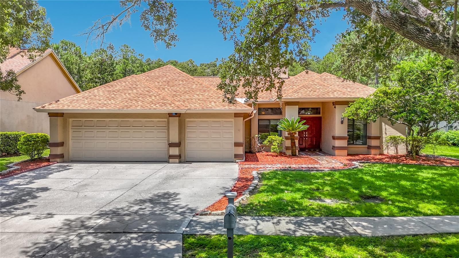 Photo of 16040 PENWOOD DRIVE TAMPA FL 33647