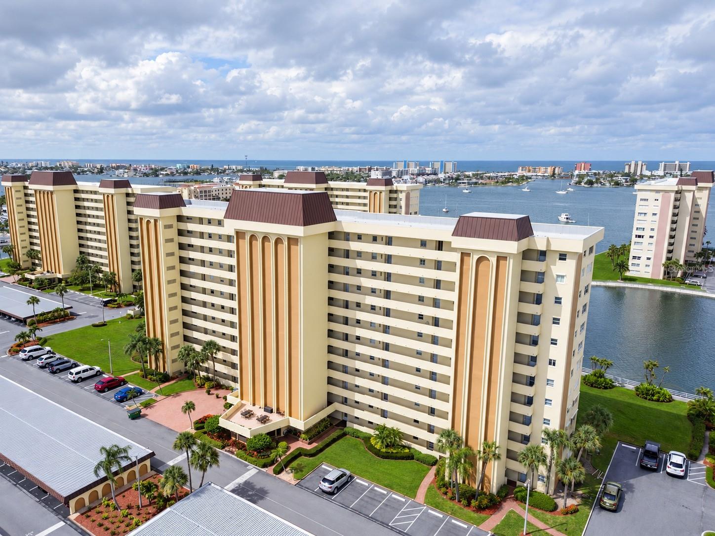 Photo of 4575 COVE CIRCLE #506 ST PETERSBURG FL 33708