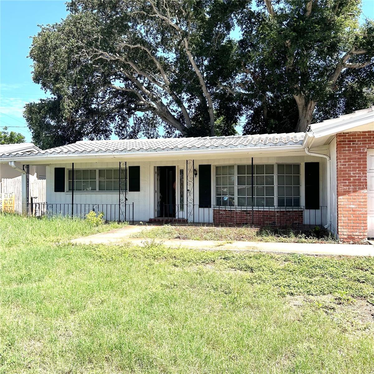 Photo of 2152 GREENBRIAR BOULEVARD CLEARWATER FL 33763