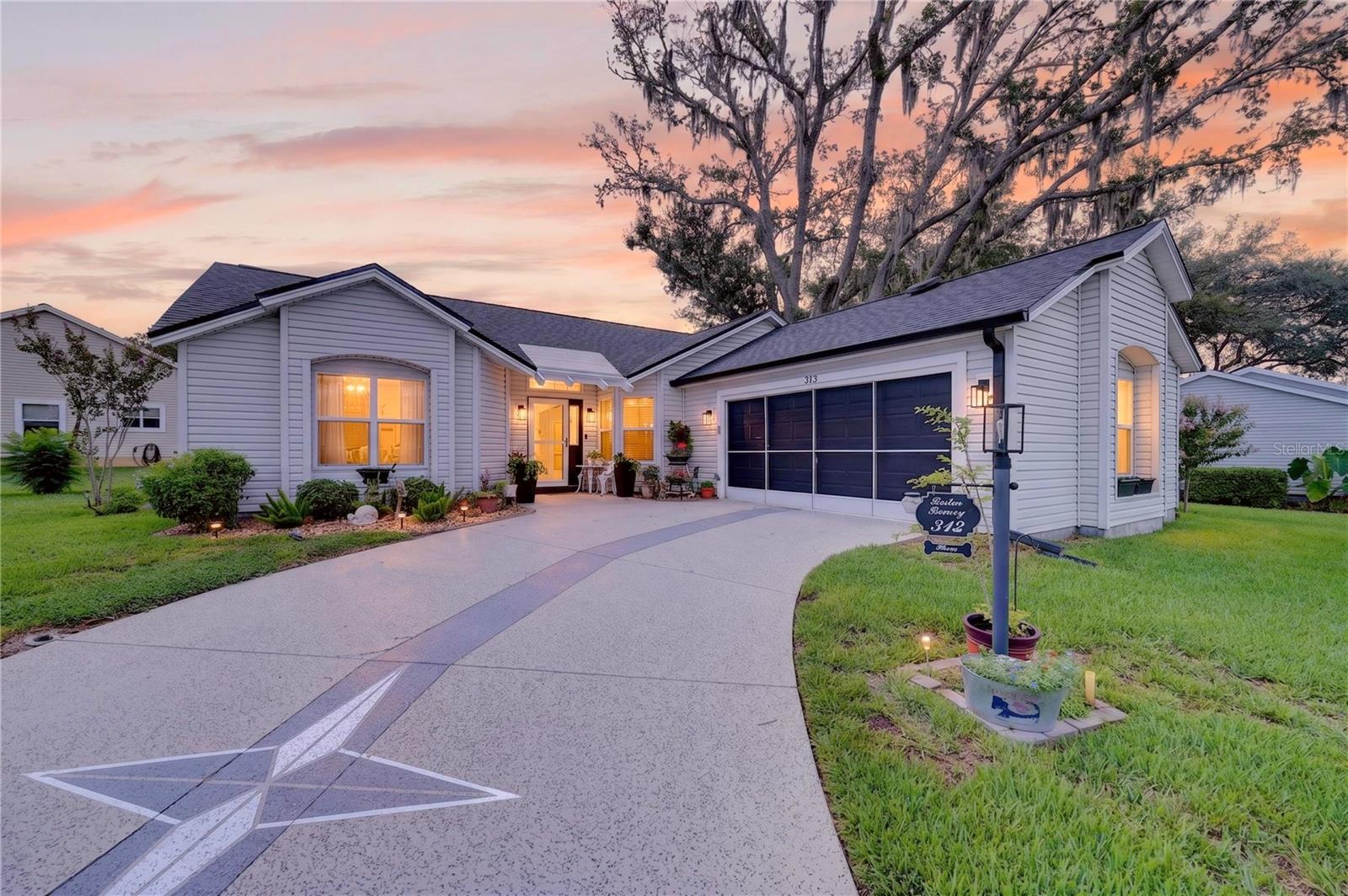 Photo of 313 GONZALES PLACE LADY LAKE FL 32159