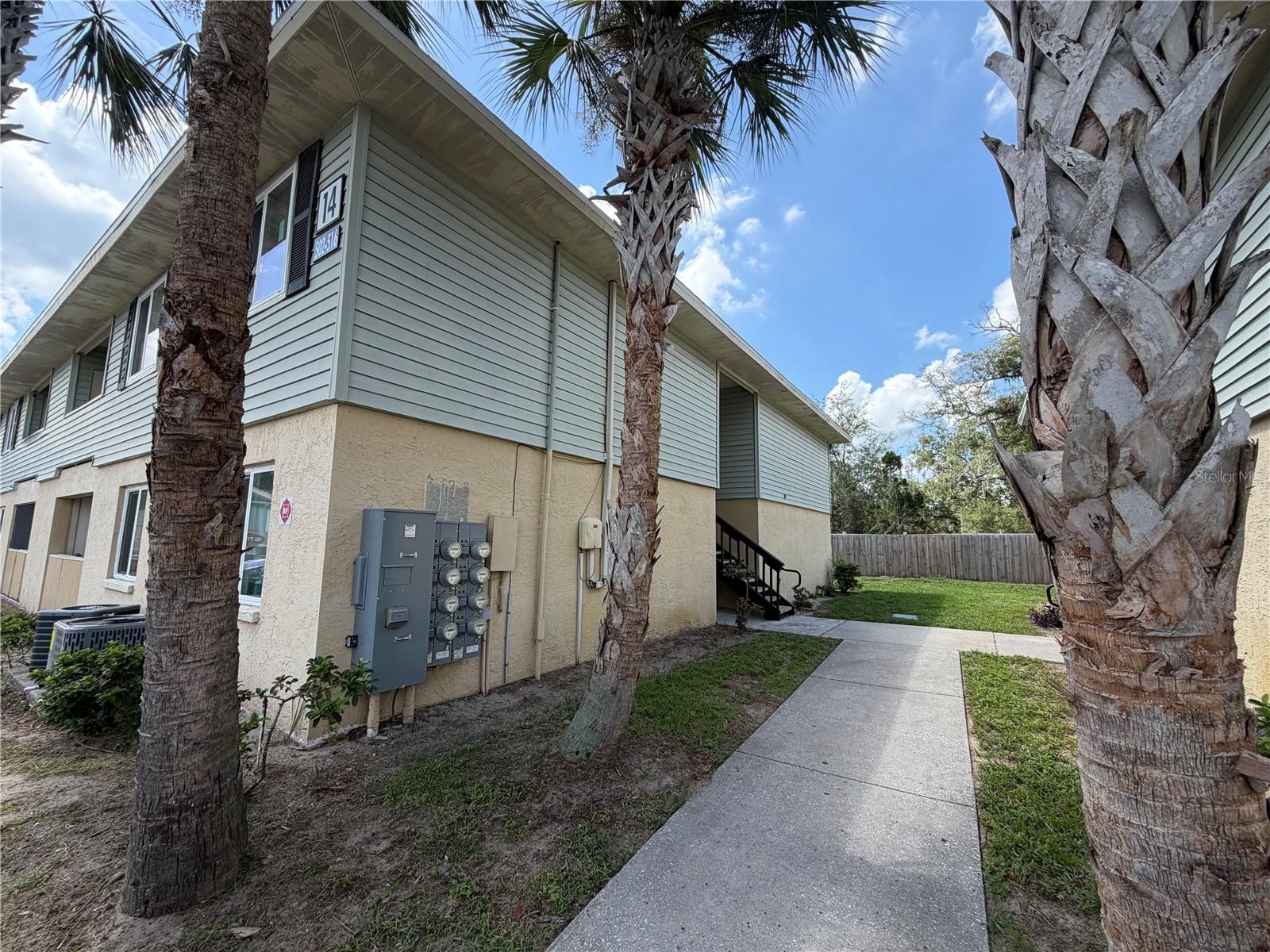 Photo of 510 GOLDEN RAINTREE PLACE BRANDON FL 33510