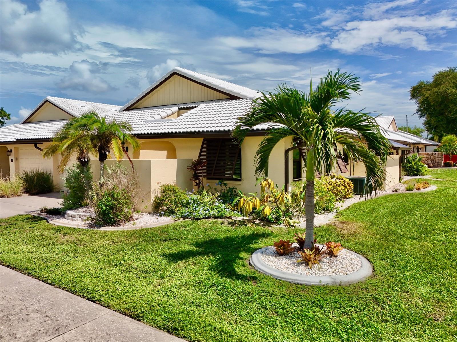 Photo of 44 SANDSTONE CIRCLE VENICE FL 34293
