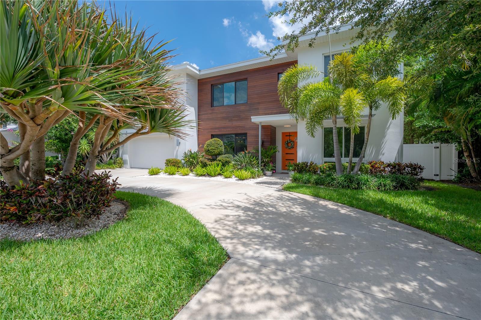 Photo of 4207 W JETTON AVENUE TAMPA FL 33629