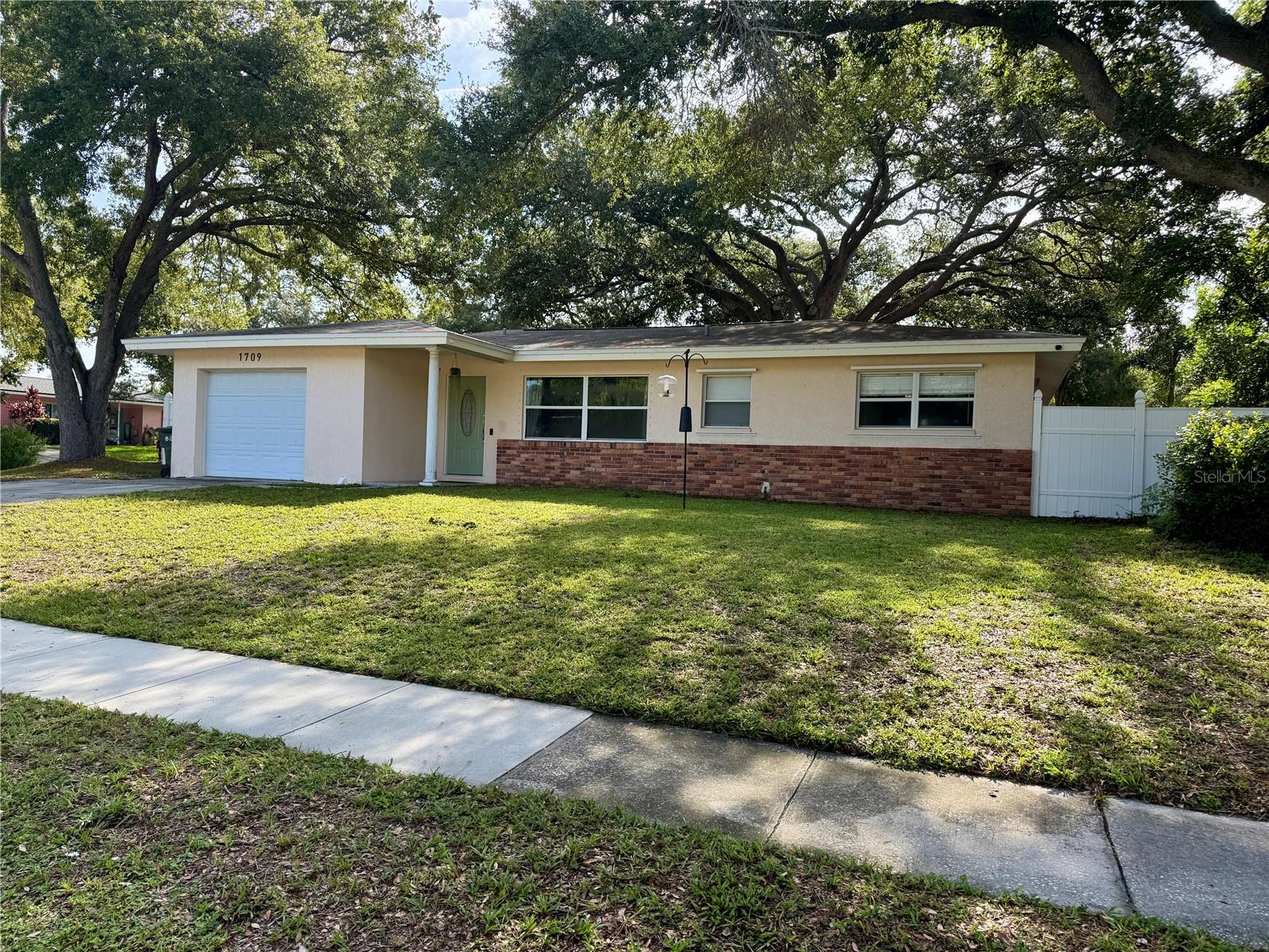 Photo of 1709 EATON DRIVE CLEARWATER FL 33756
