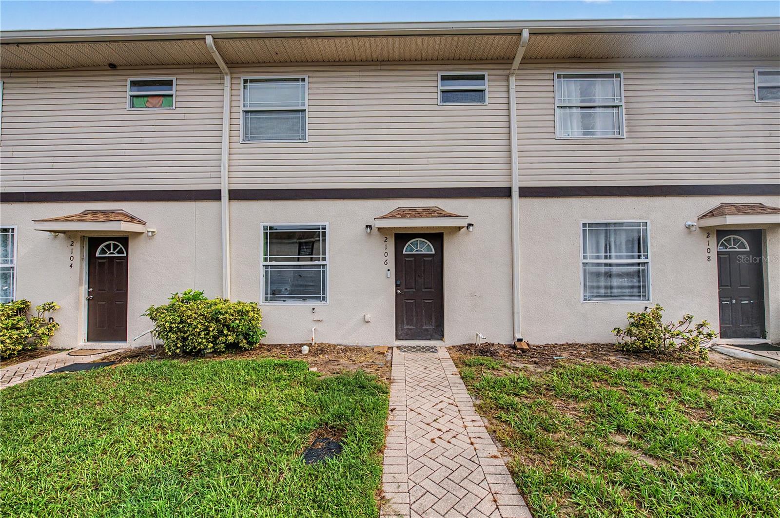 Photo of 2106 PINE CHACE COURT TAMPA FL 33613