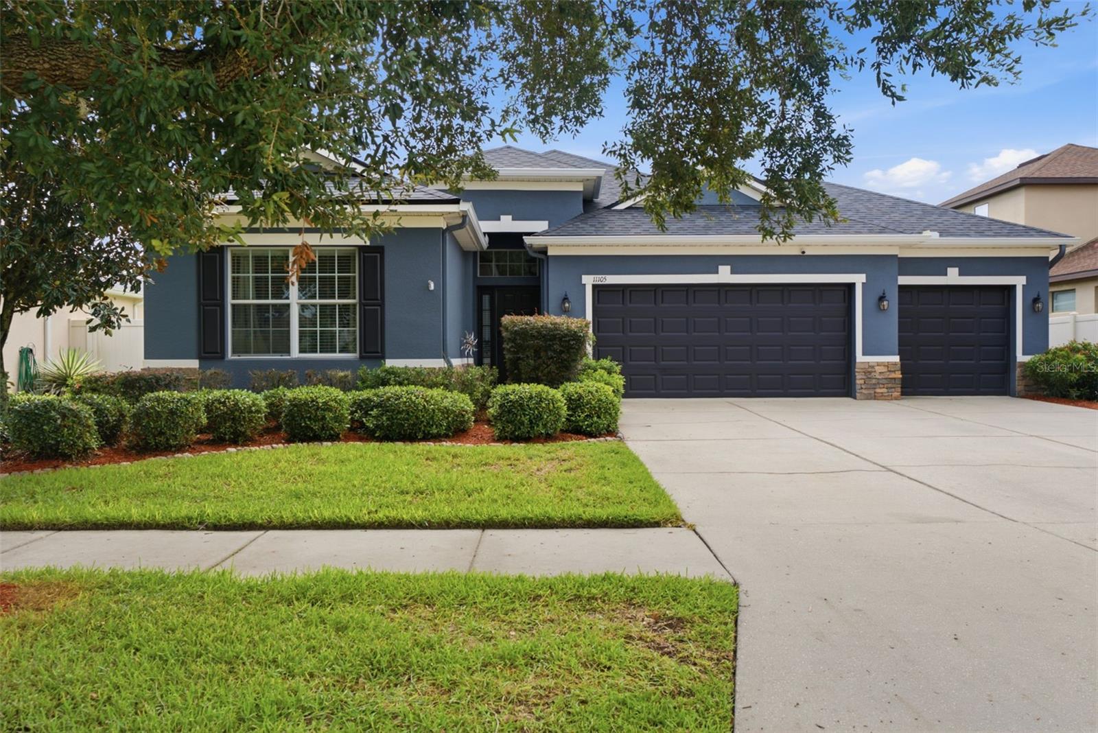 Photo of 11105 WEMBLEY LANDING DRIVE LITHIA FL 33547
