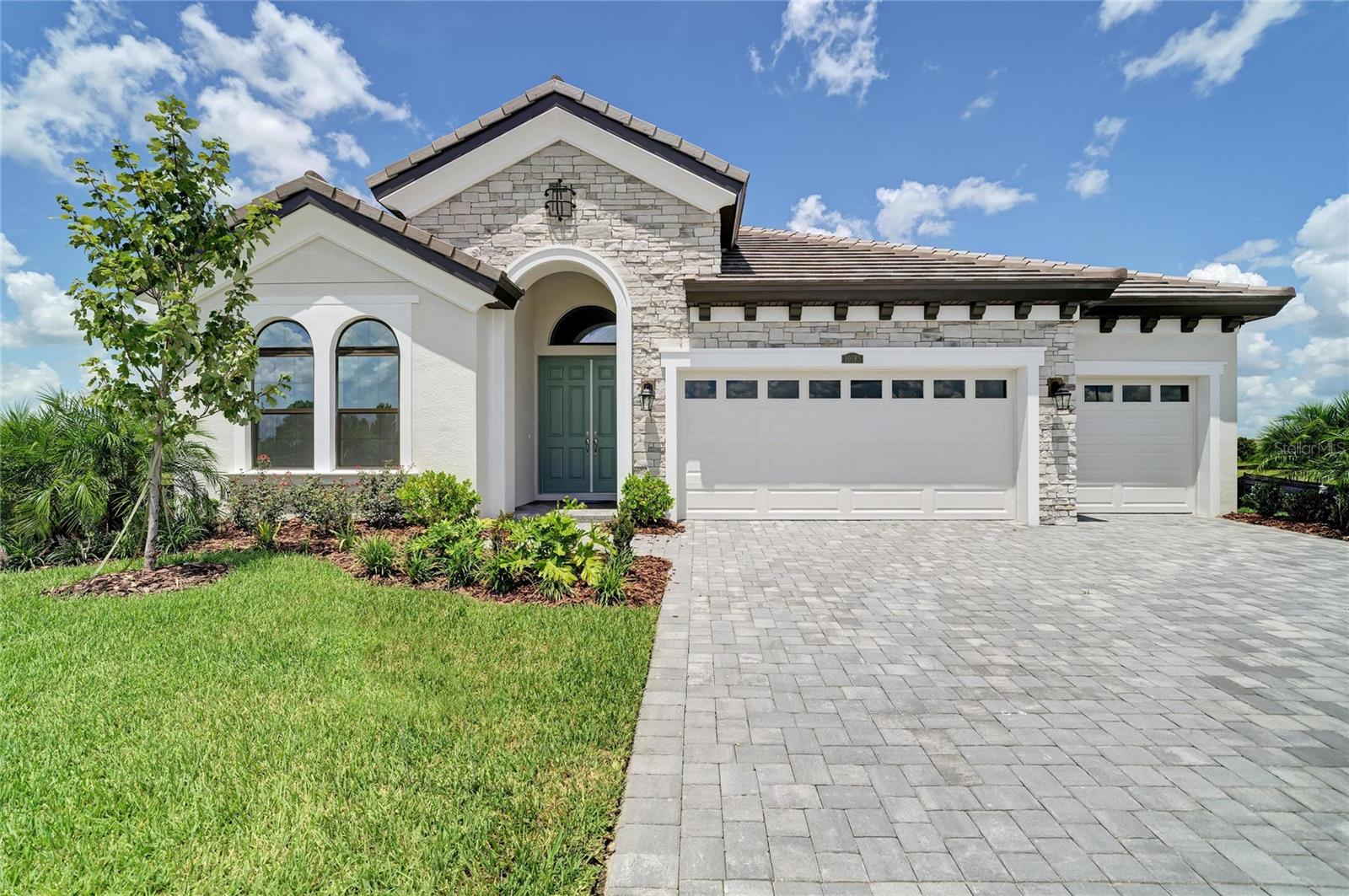 Photo of 10183 LILAC MANOR TRACE SAN ANTONIO FL 33576