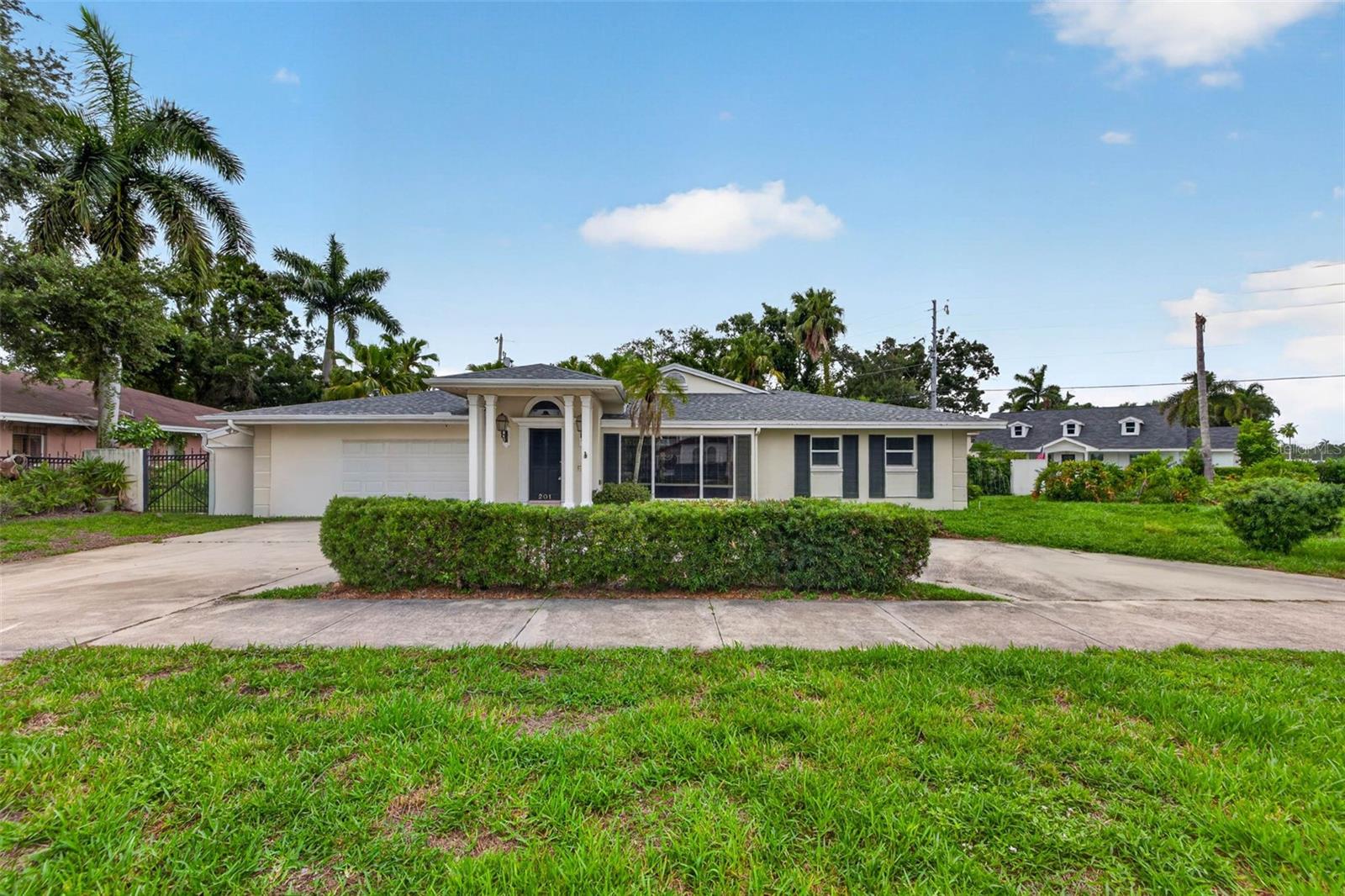 Photo of 201 SNELL ISLE BOULEVARD ST PETERSBURG FL 33704