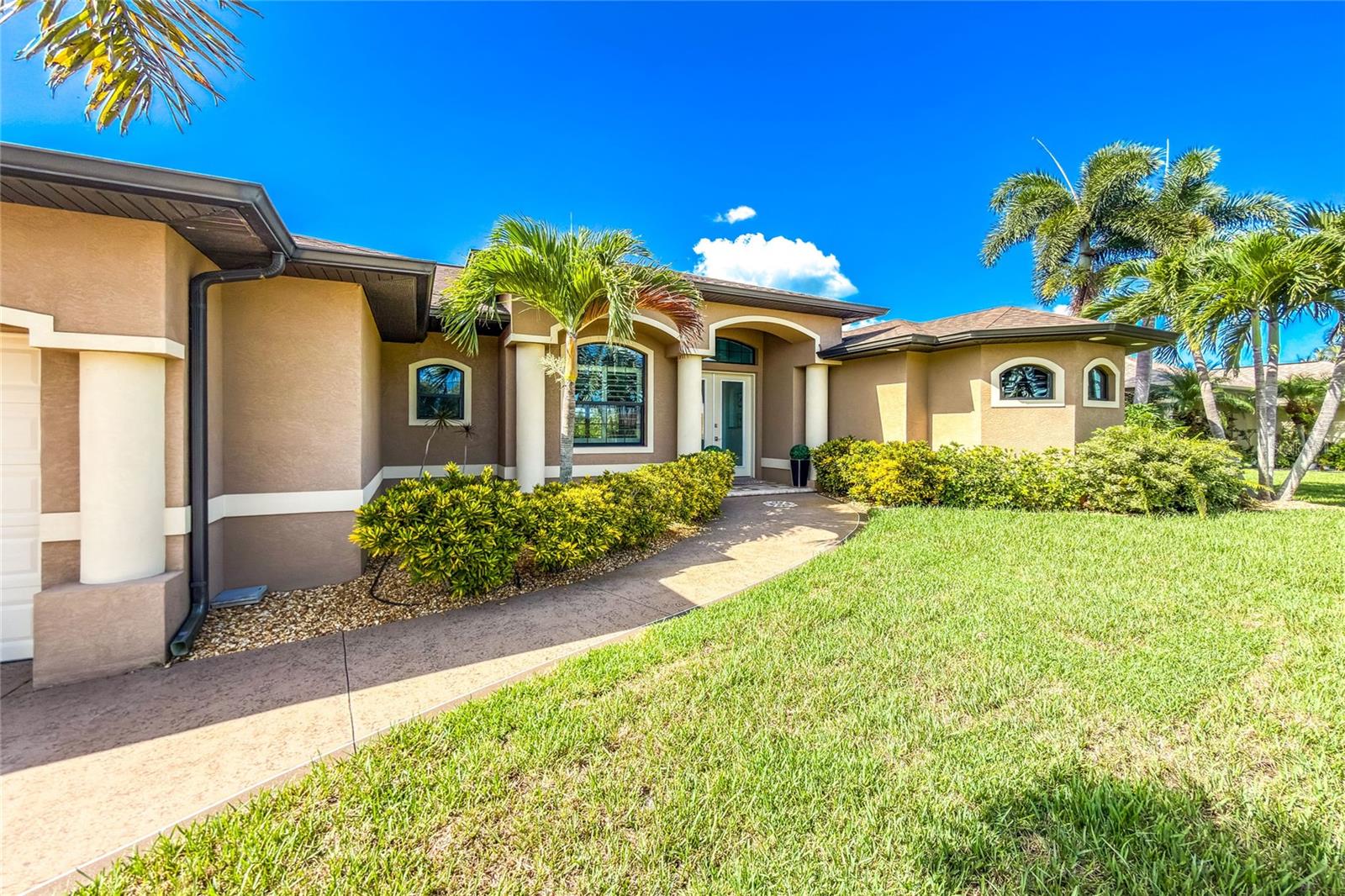 Photo of 4 WHITE MARSH LANE ROTONDA WEST FL 33947