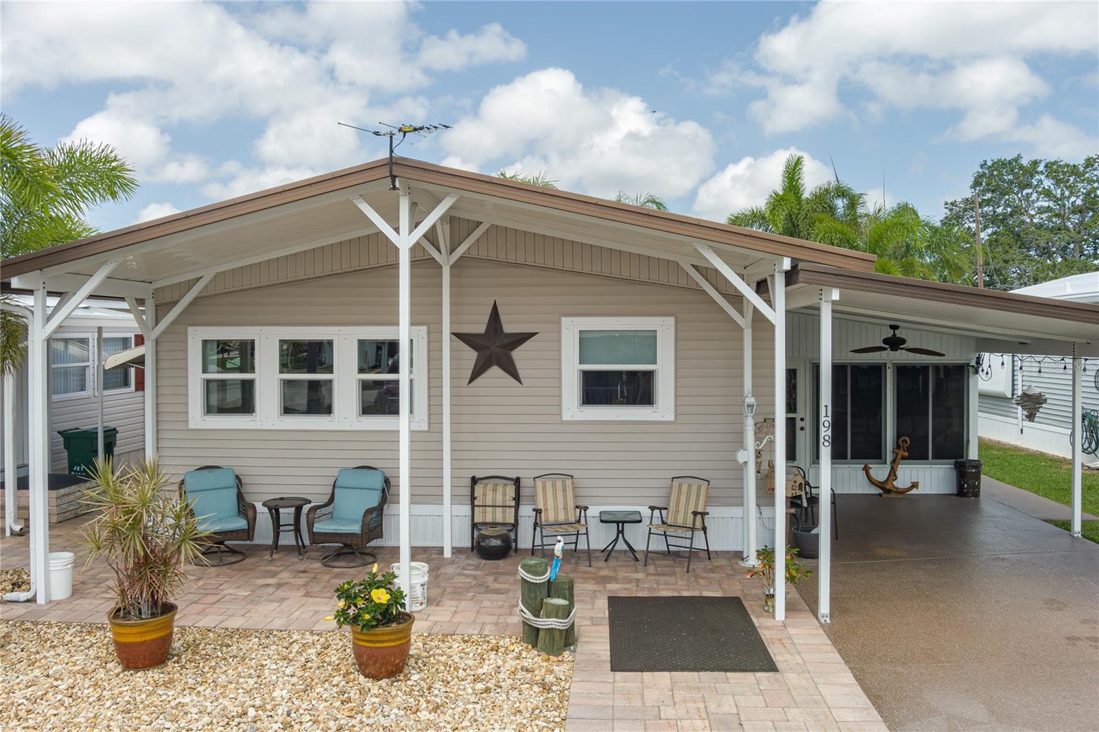 Photo of 198 TANKEY DRIVE PALMETTO FL 34221
