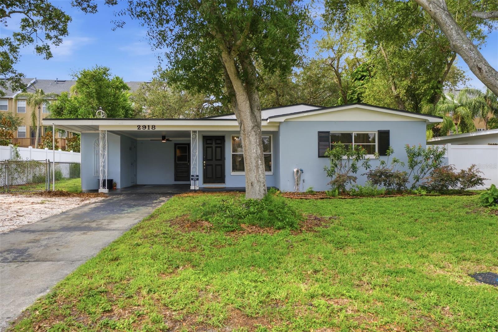 Photo of 2918 W ELLIS DRIVE TAMPA FL 33611