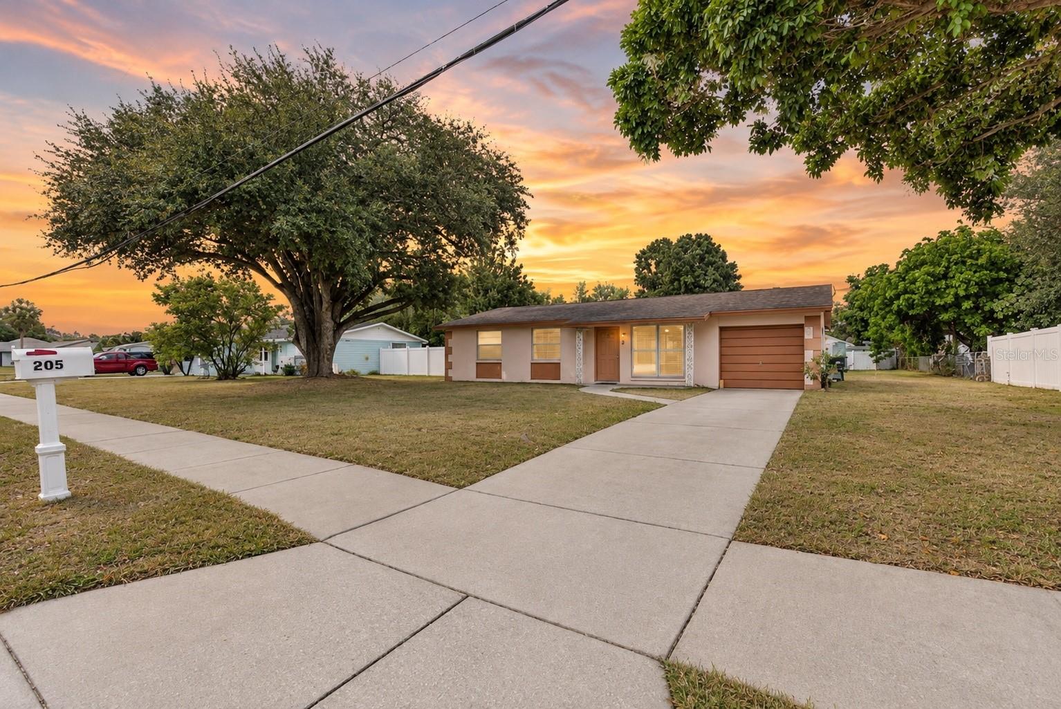 Photo of 205 MILLER MAC ROAD APOLLO BEACH FL 33572