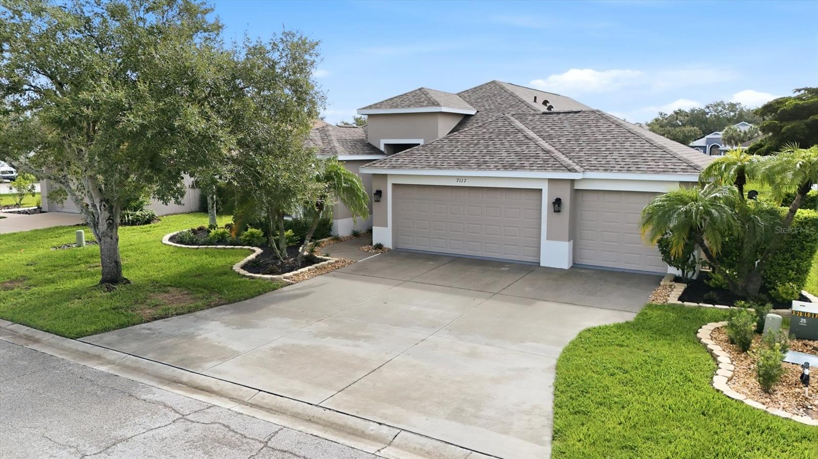 Photo of 7117 50TH AVENUE CIRCLE PALMETTO FL 34221