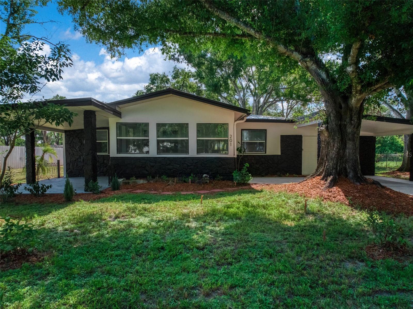Photo of 201 BROOKS ROAD FROSTPROOF FL 33843