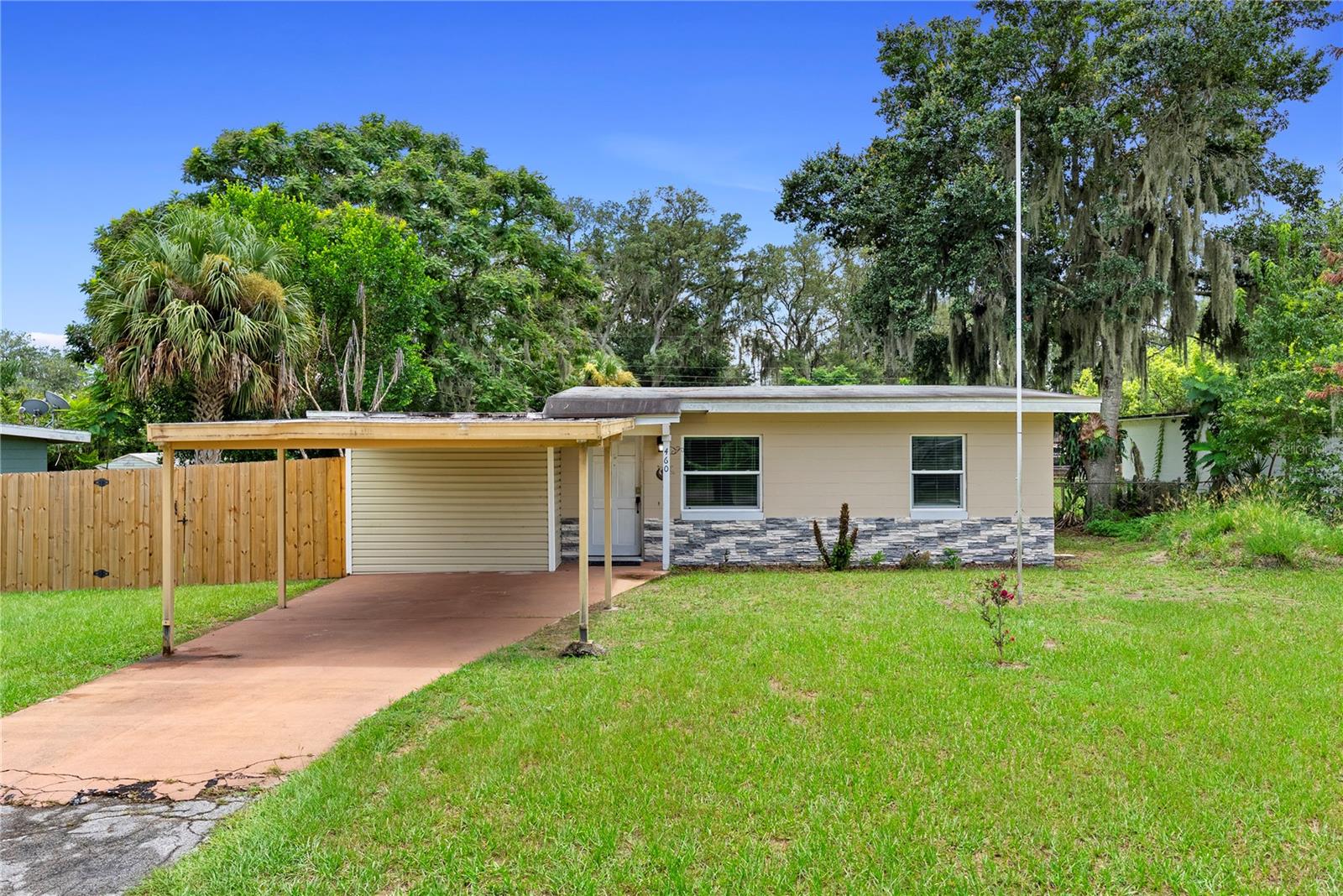 Photo of 460 E 3RD STREET CHULUOTA FL 32766