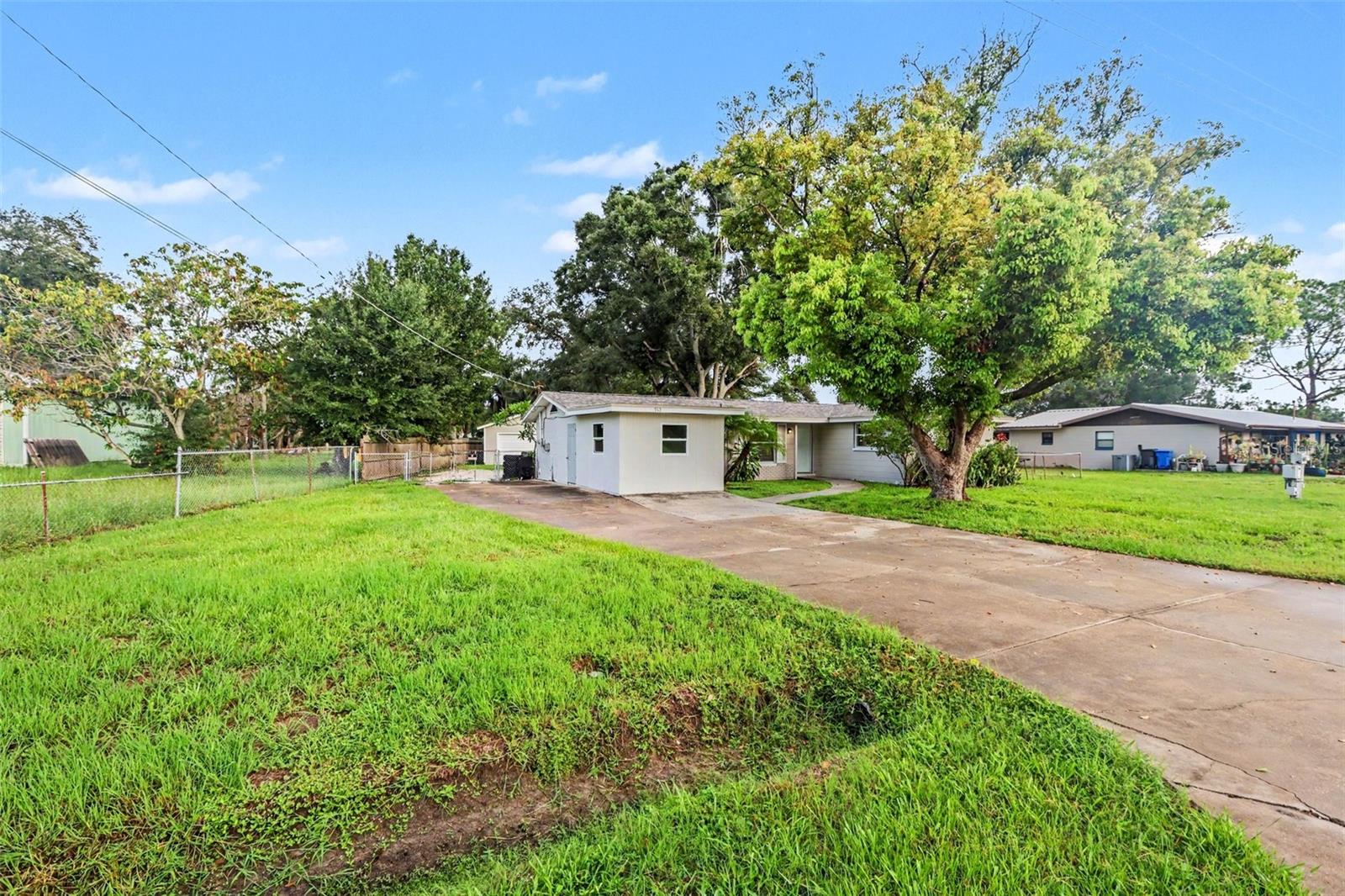Photo of 913 LYTLE STREET RUSKIN FL 33570