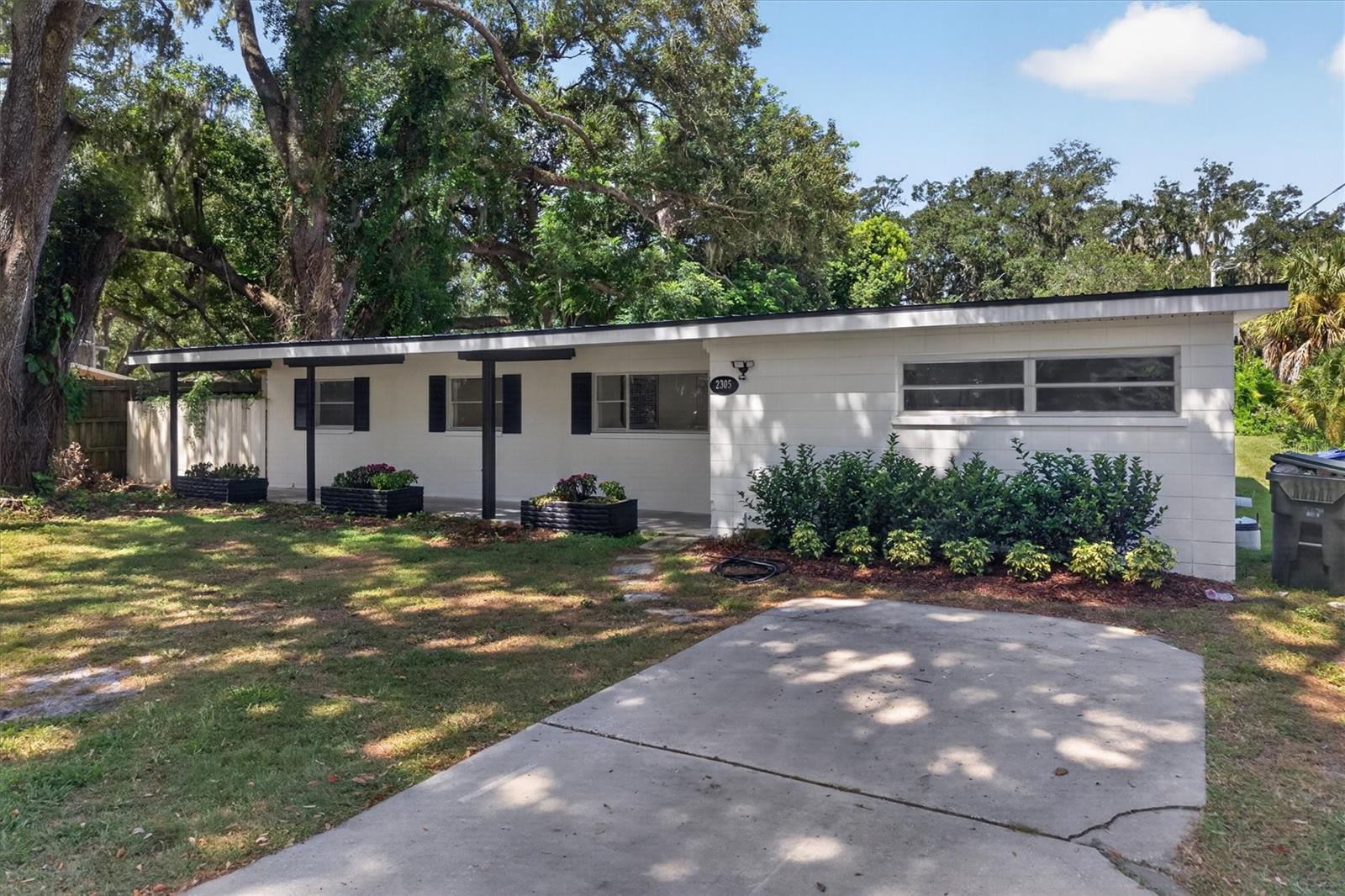 Photo of 2305 NEW JERSEY ROAD LAKELAND FL 33803