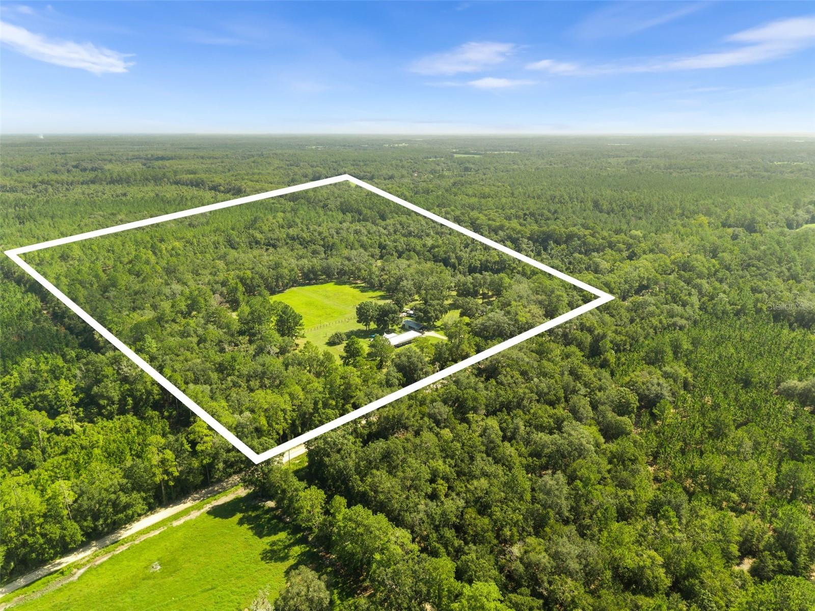 Photo of 19226 & 19318 SE 24TH AVENUE HAWTHORNE FL 32640