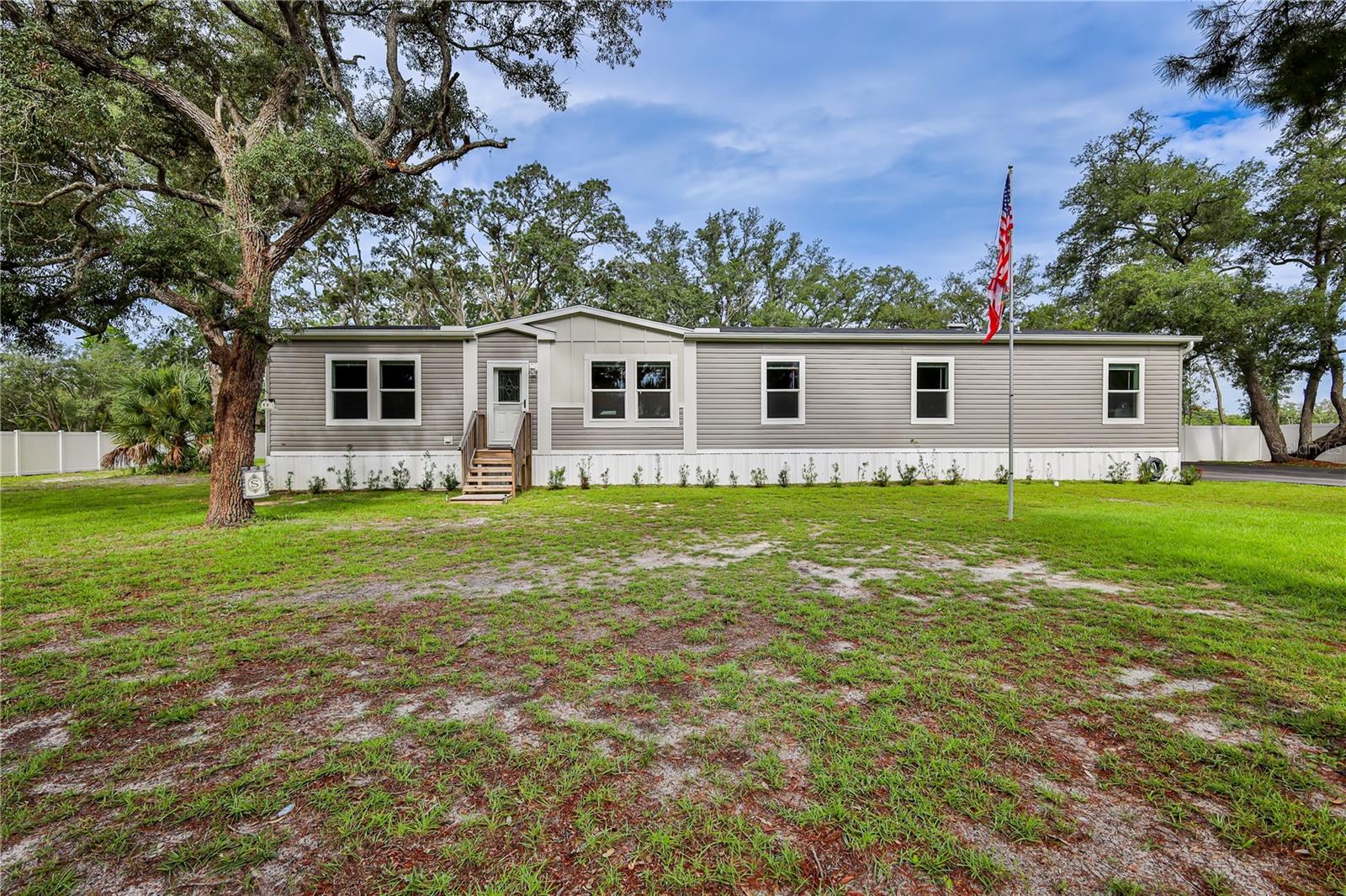 Photo of 11293 CLEEVER STREET WEEKI WACHEE FL 34614