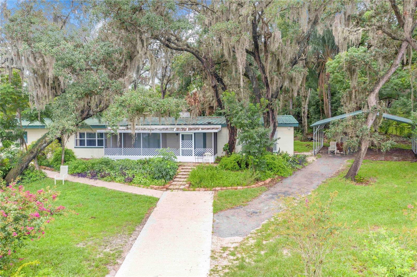 Photo of 490 TWIN LAKES BOULEVARD LAKE ALFRED FL 33850