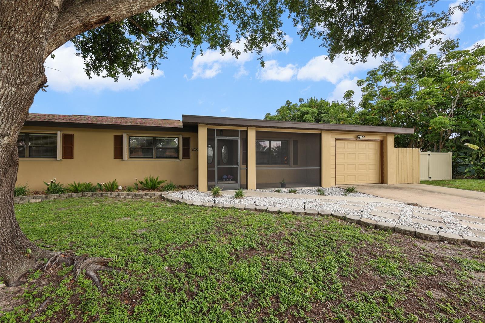 Photo of 4029 COUNTRY CLUB BOULEVARD CAPE CORAL FL 33904