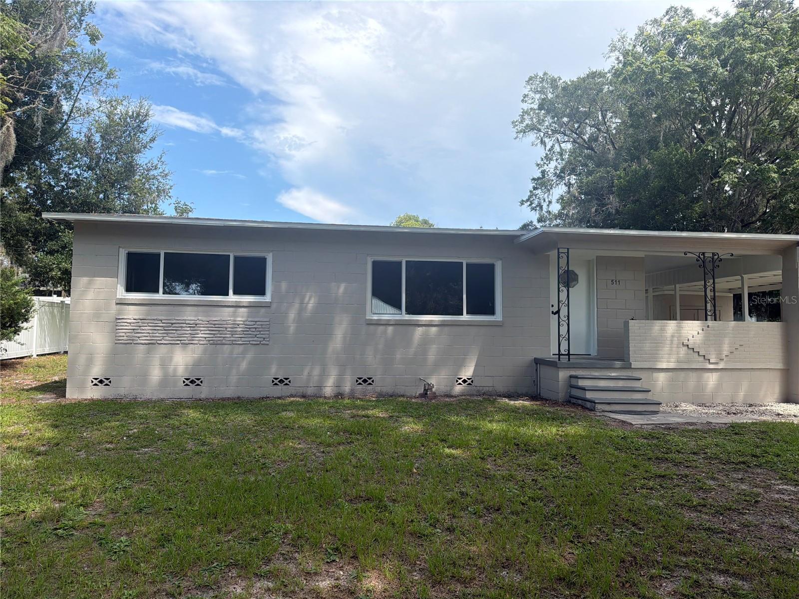 Photo of 511 N KENTUCKY AVENUE DELAND FL 32724