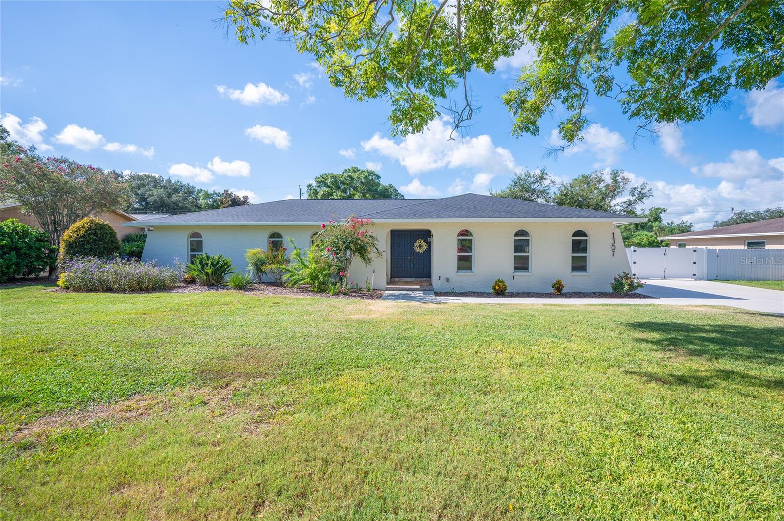 Photo of 1307 FAIRLEE STREET LAKELAND FL 33813