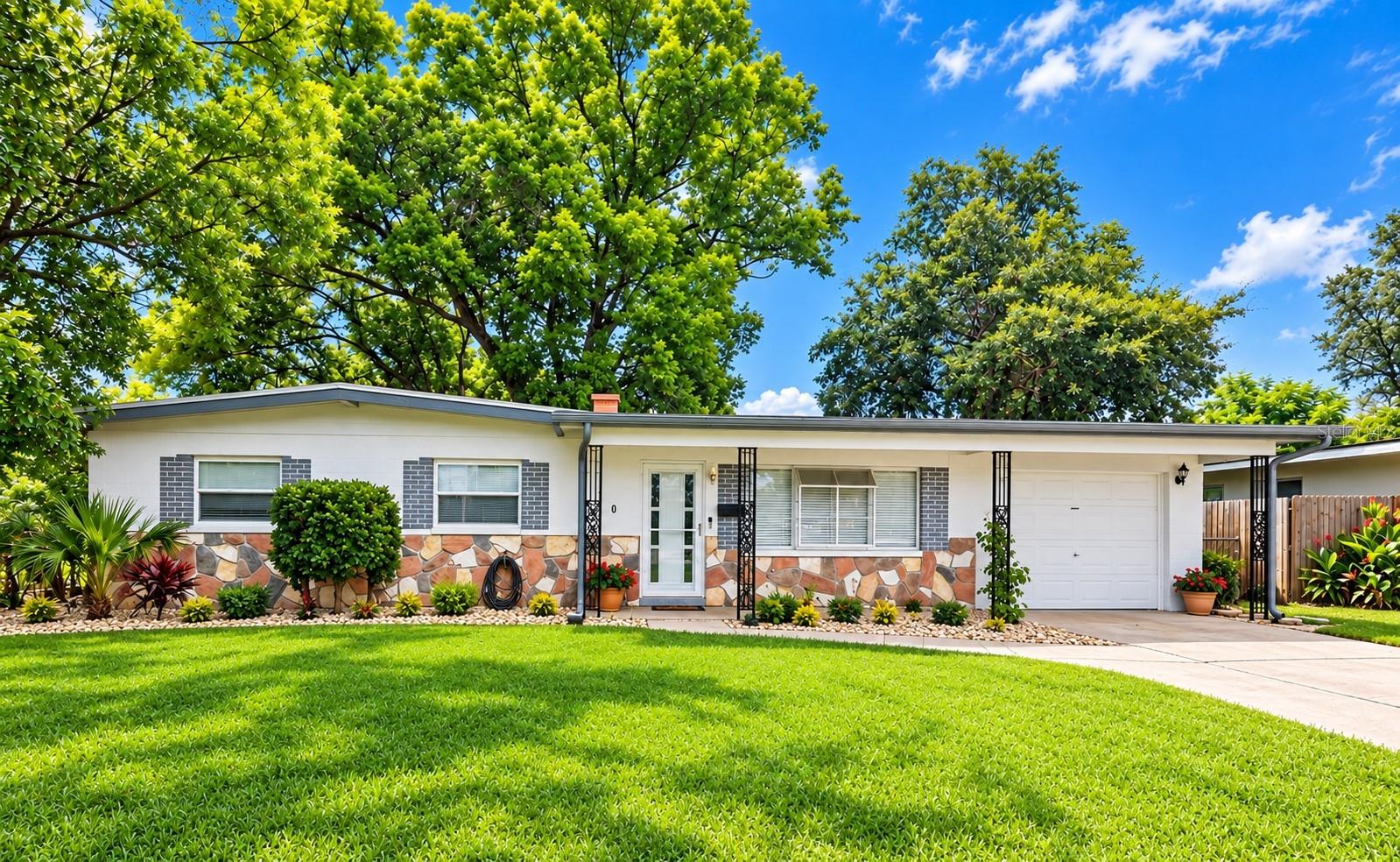 Photo of 1840 N POWERS DRIVE ORLANDO FL 32818