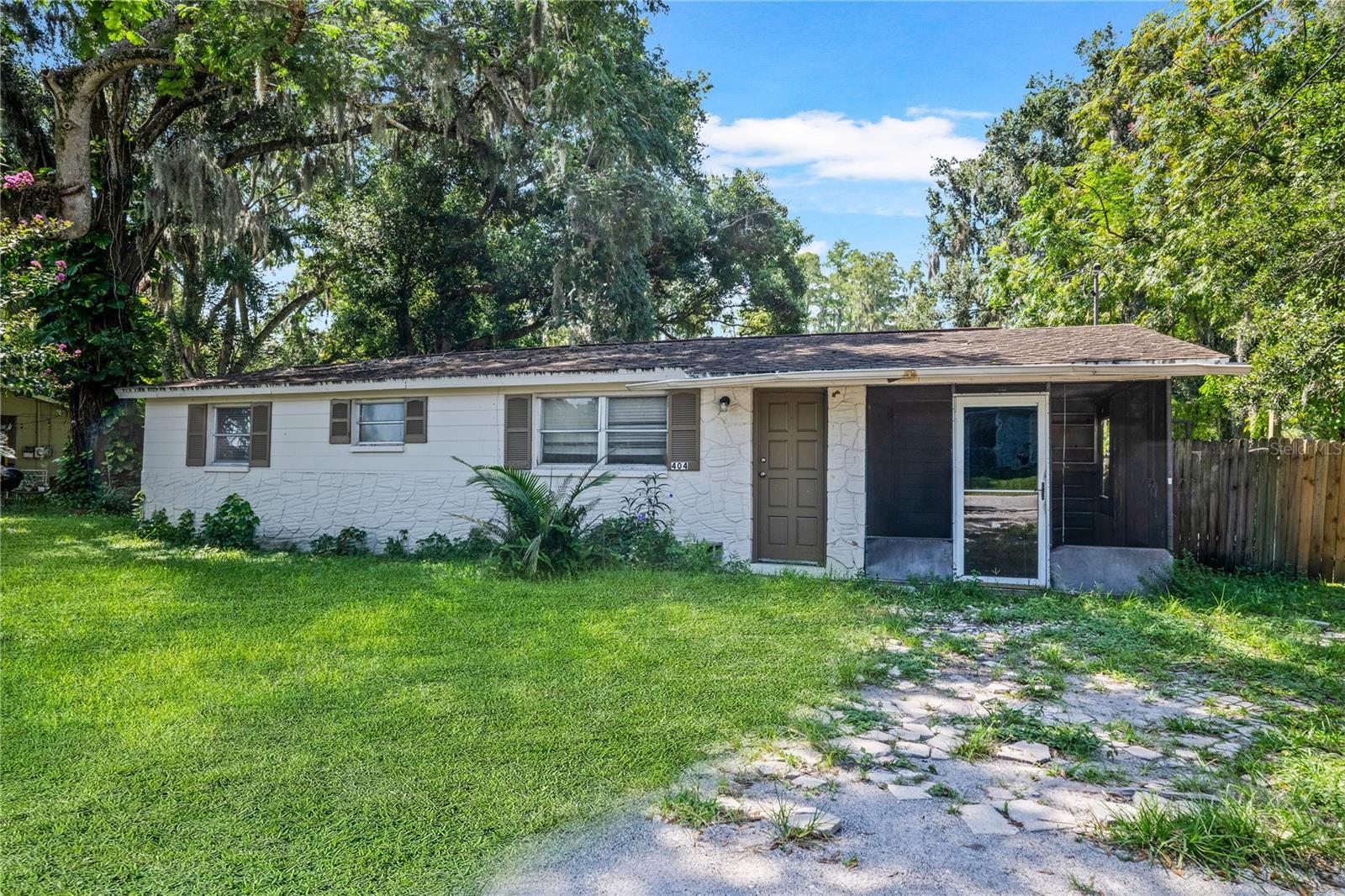 Photo of 404 W LUTZ LAKE FERN ROAD LUTZ FL 33548