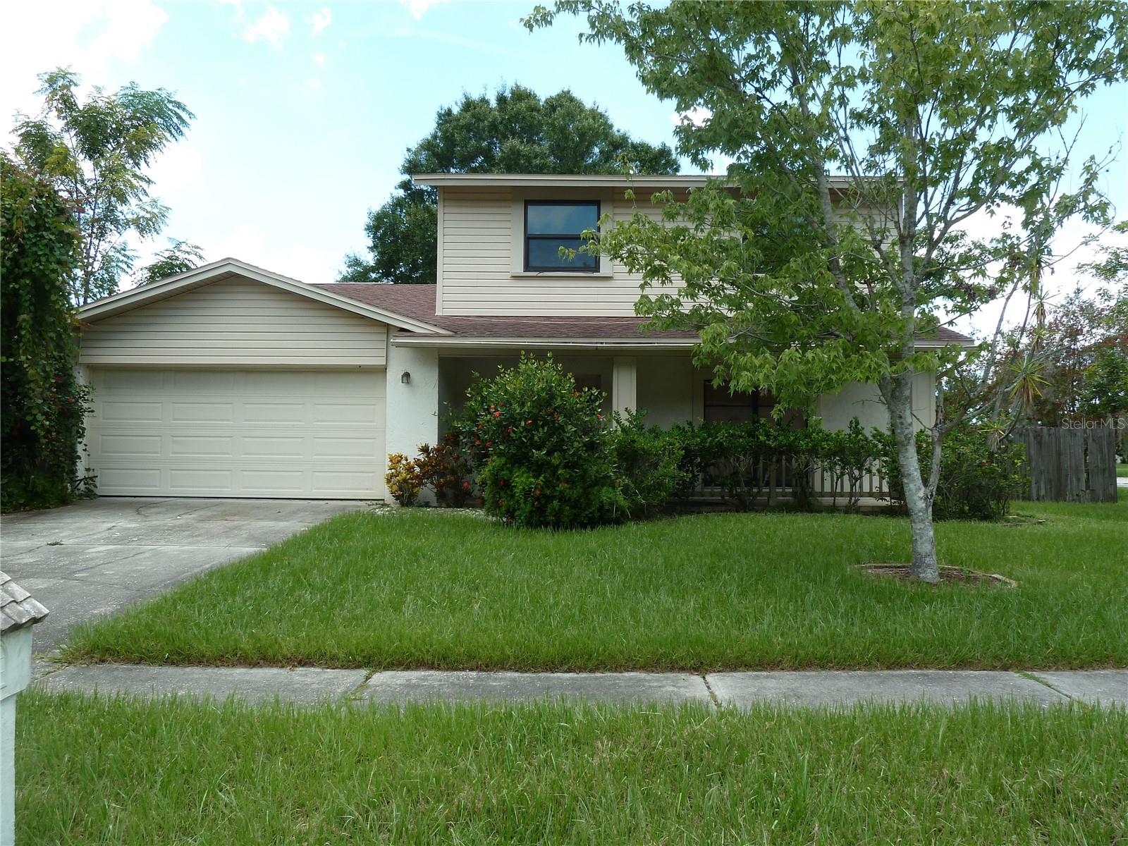 Photo of 16224 SAWGRASS CIRCLE TAMPA FL 33624