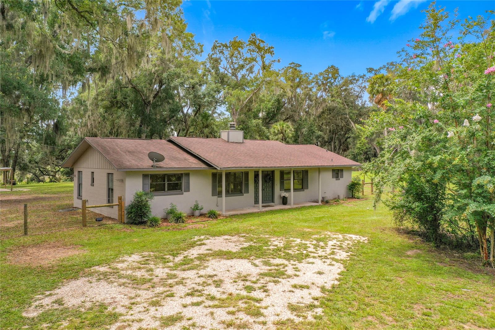 Photo of 26586 SE HIGHWAY 42 UMATILLA FL 32784