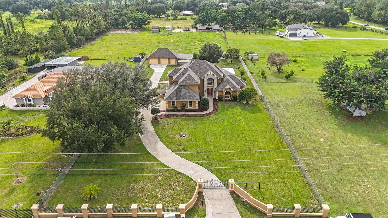 Photo of 12901 PHILLIPS ROAD GROVELAND FL 34736