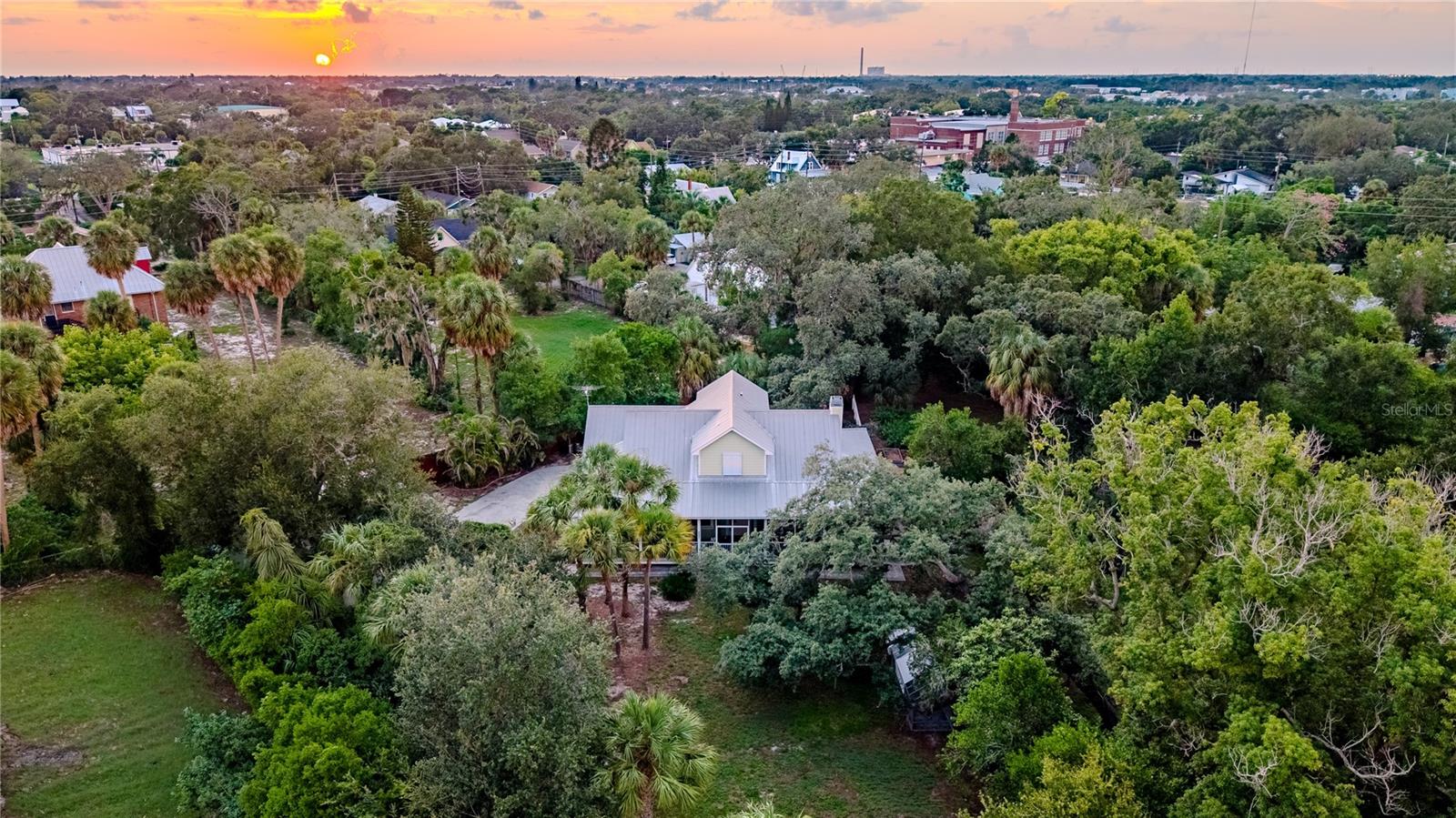 Photo of 207 N LEVIS AVENUE TARPON SPRINGS FL 34689