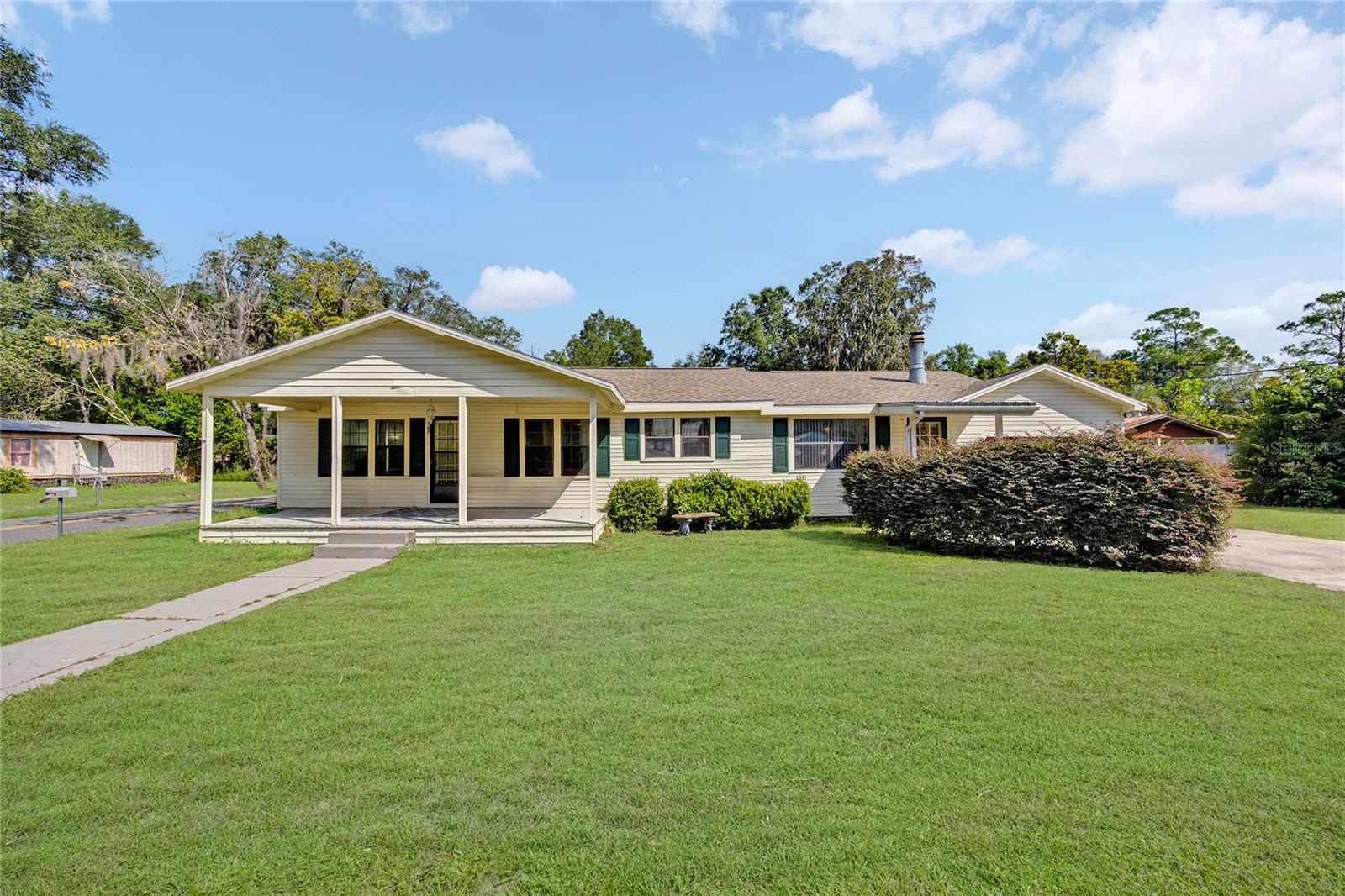 Photo of 207 SENTER AVENUE BRANFORD FL 32008