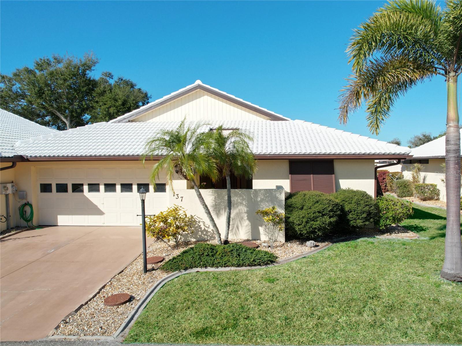 Photo of 137 DRIFTING SANDS DRIVE VENICE FL 34293