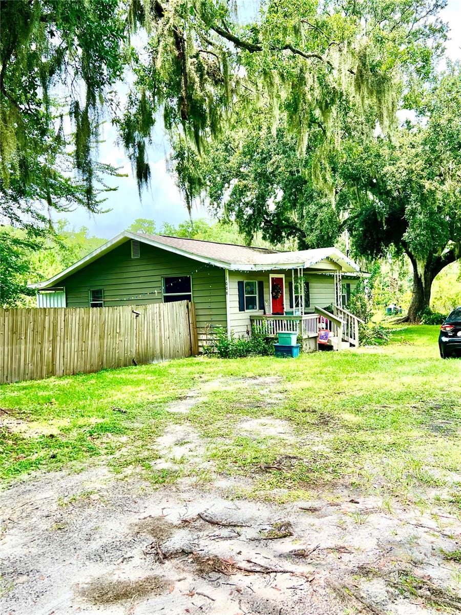 Photo of 1008 GRAY STREET PLANT CITY FL 33563
