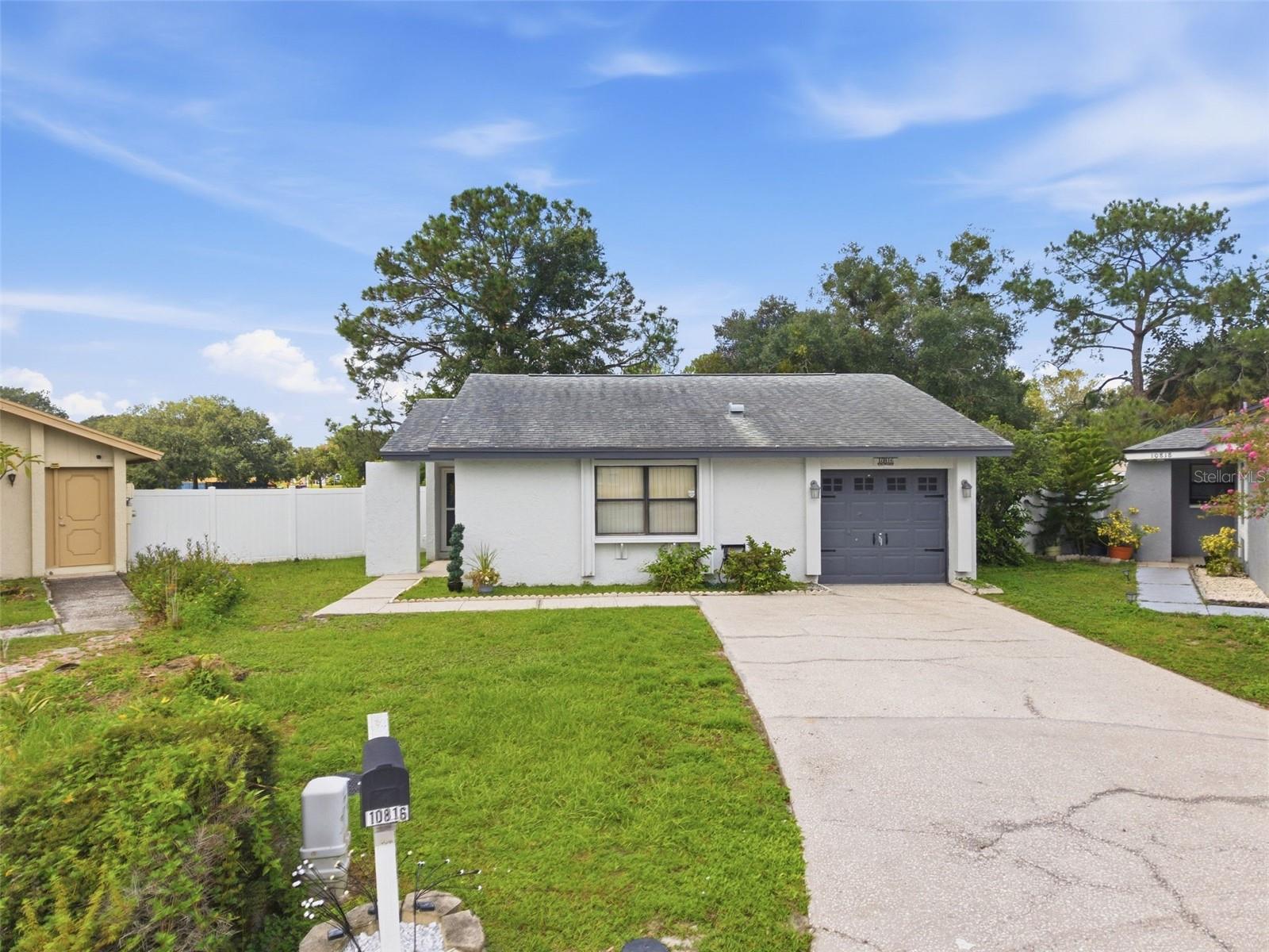 Photo of 10816 FAIRFIELD VILLAGE DRIVE TAMPA FL 33624