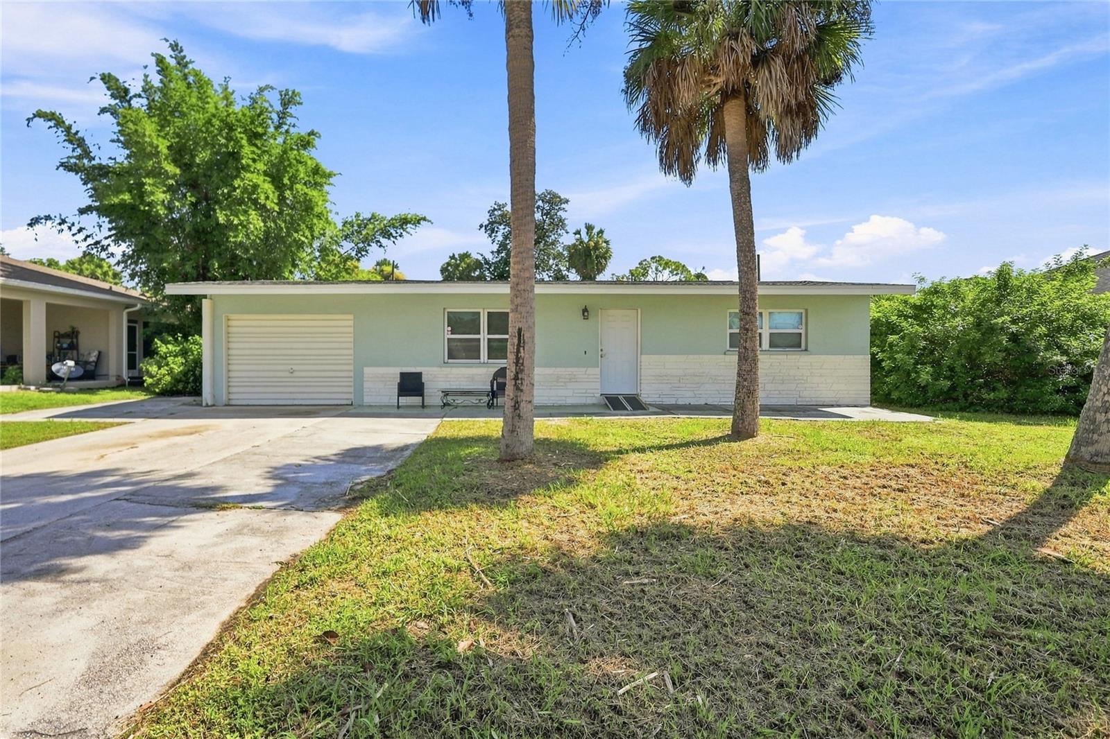 Photo of 2618 LAKESHORE CIRCLE PORT CHARLOTTE FL 33952