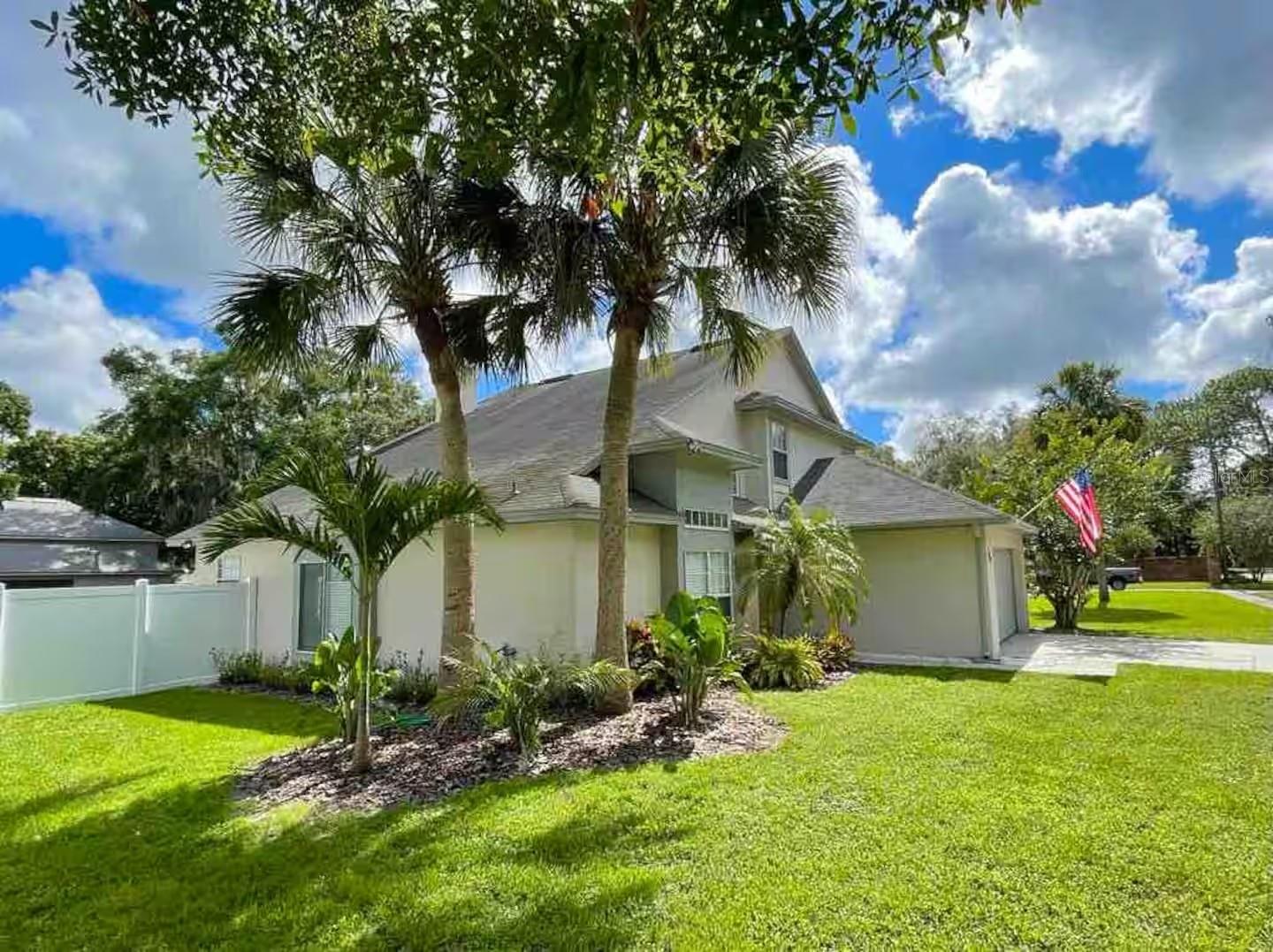 Photo of 102 W FREDERICK AVENUE LAKE MARY FL 32746
