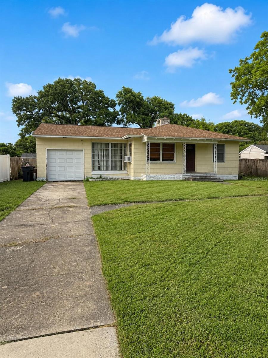 Photo of 1370 ADMIRAL WOODSON LANE CLEARWATER FL 33755