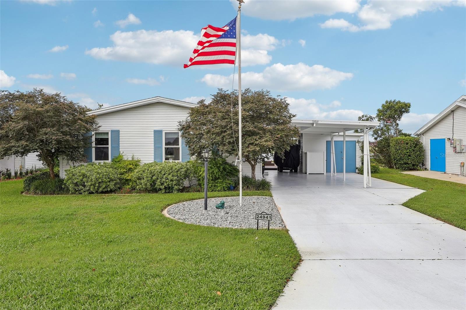 Photo of 24941 PINE HILL LEESBURG FL 34748