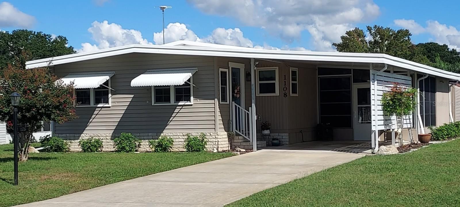 Photo of 1108 NASSAU CIRCLE TAVARES FL 32778