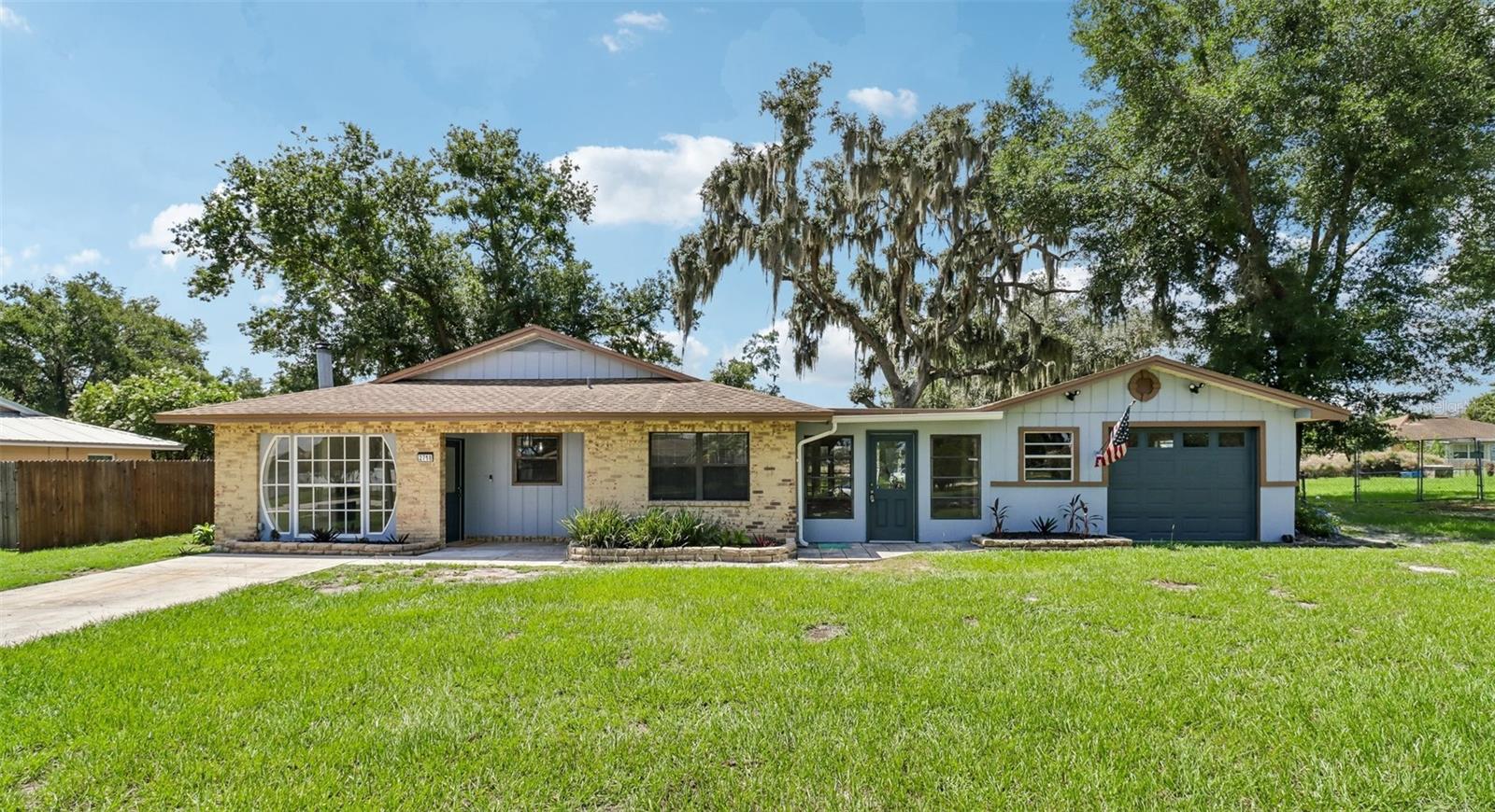 Photo of 2718 SHADYWOOD PLACE LAKELAND FL 33810