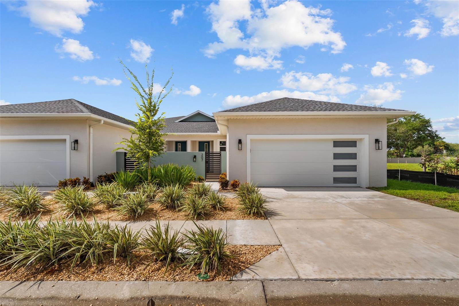 Photo of 207 ATHENIAN WAY TARPON SPRINGS FL 34689